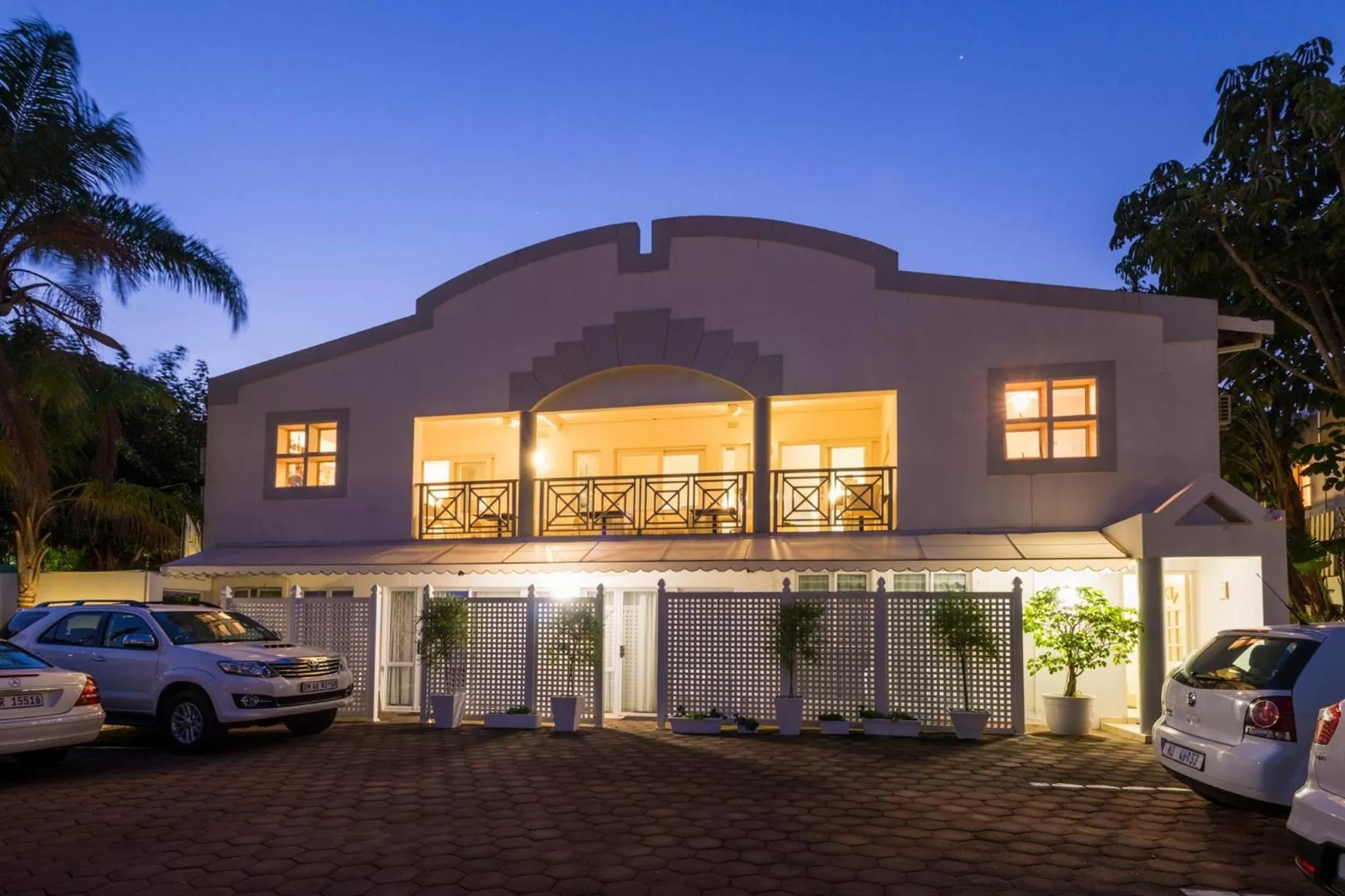 Property building in Flamingo Rocks