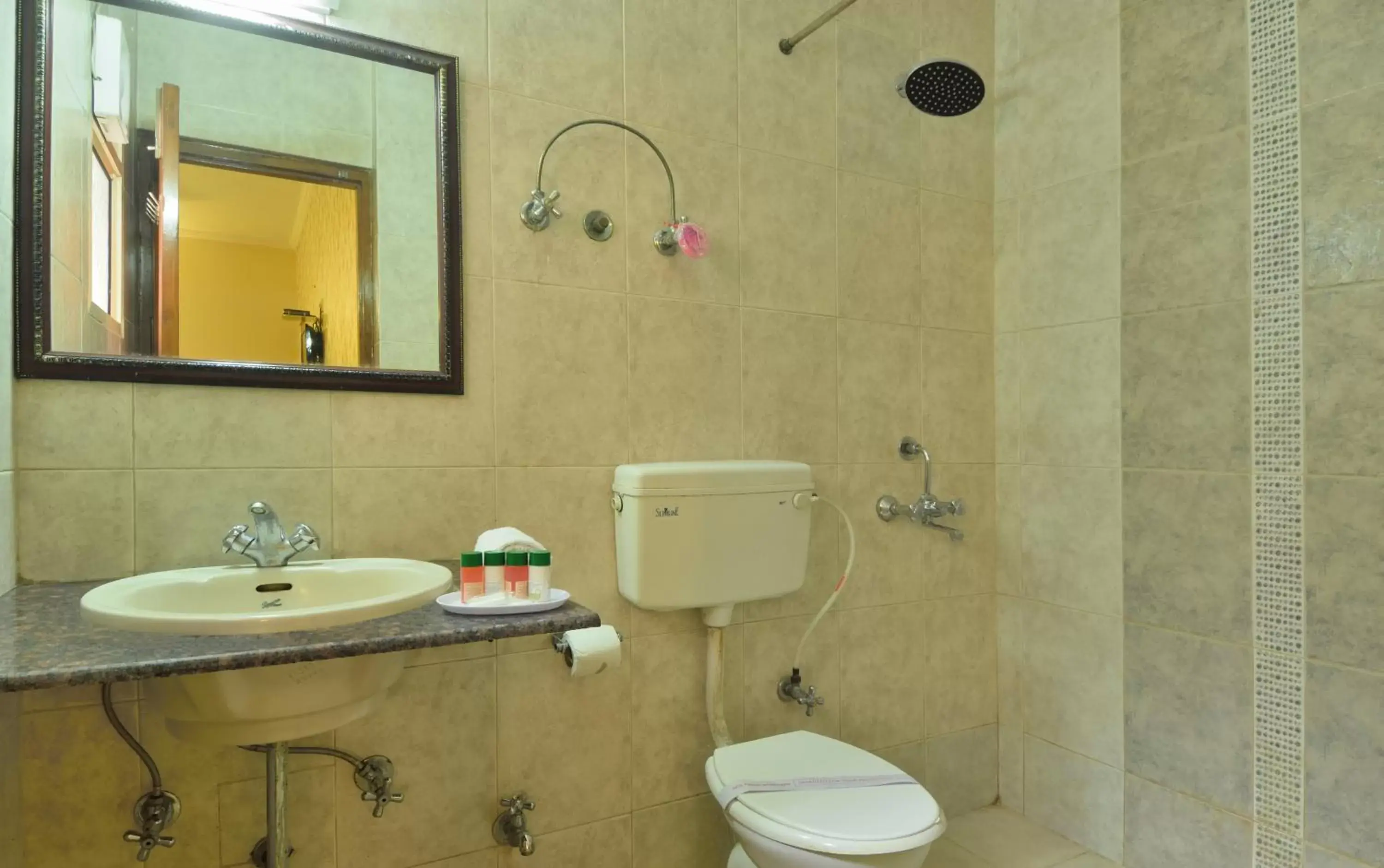 Bathroom in Hotel Persona International