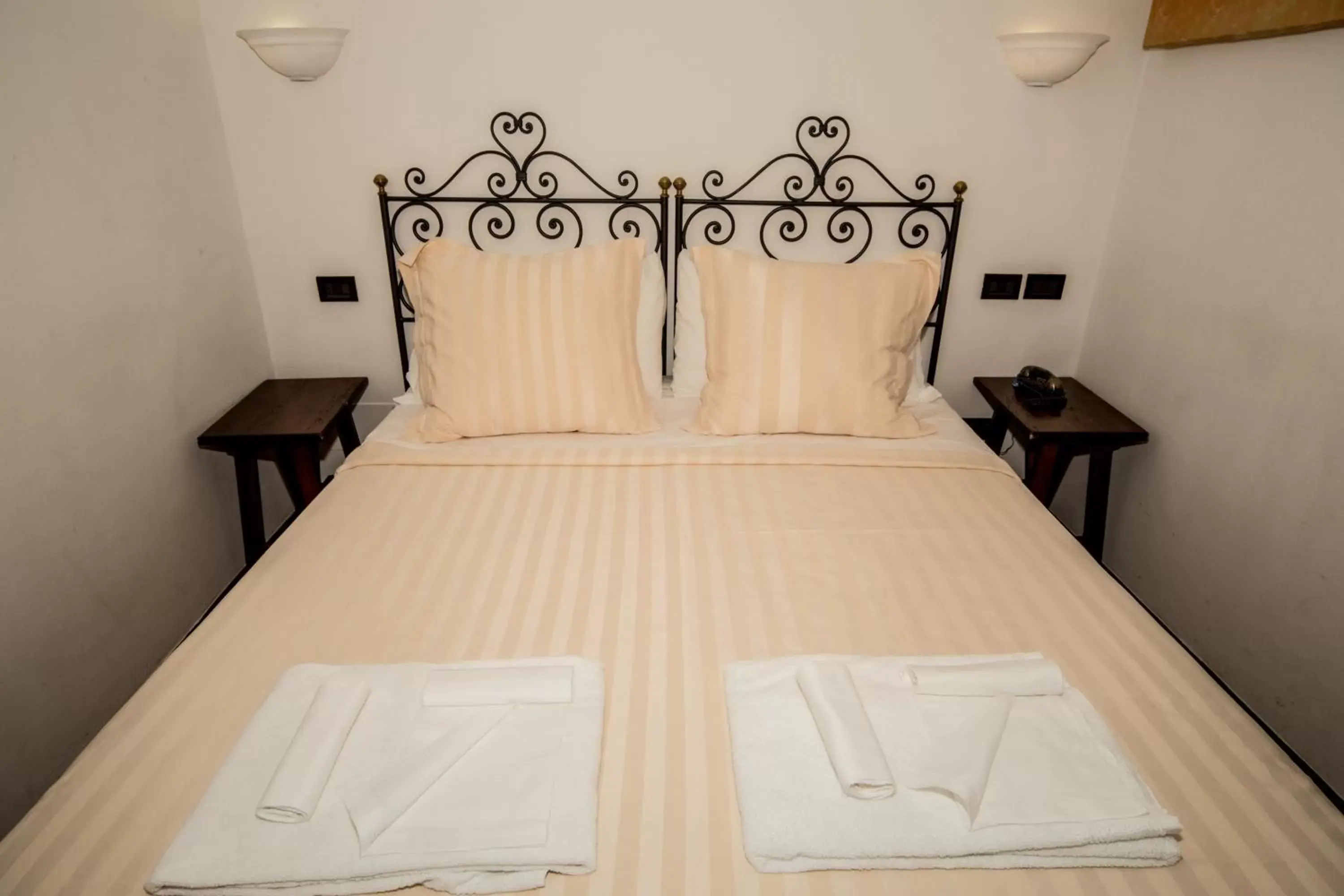 Bed in Hotel Porta Marmorea