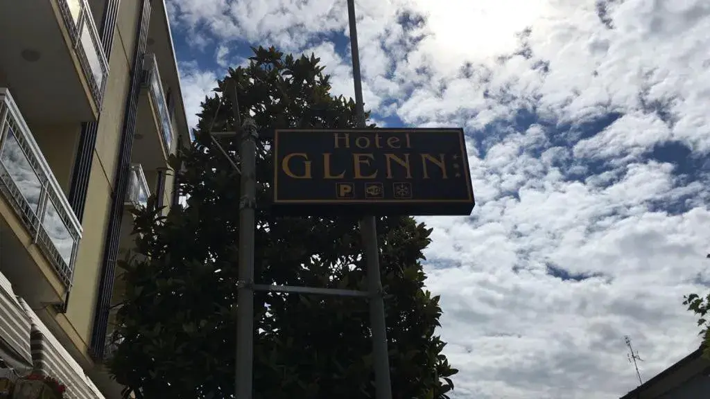 Property logo or sign in Hotel Glenn