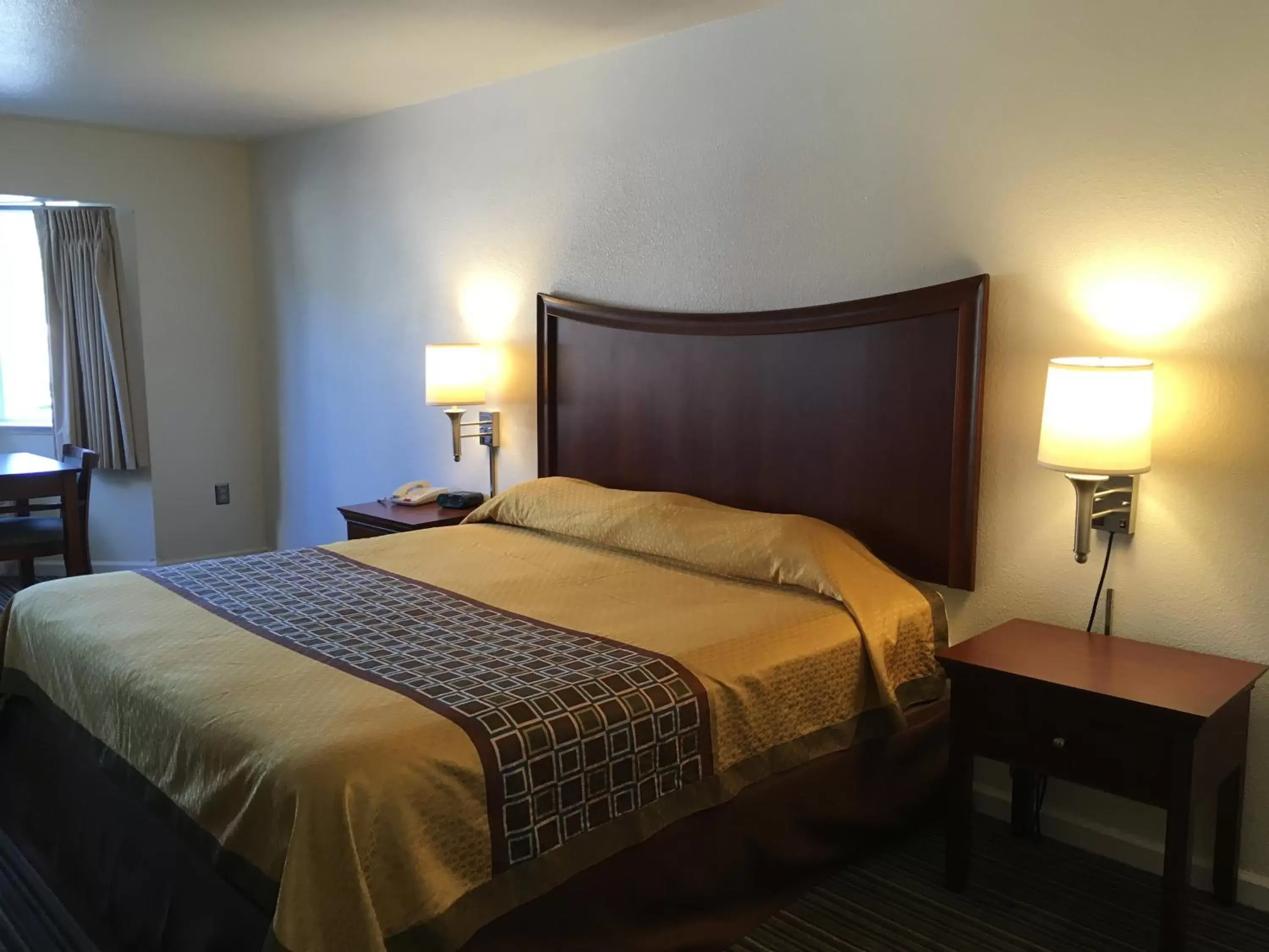 Decorative detail, Bed in Airport Inn