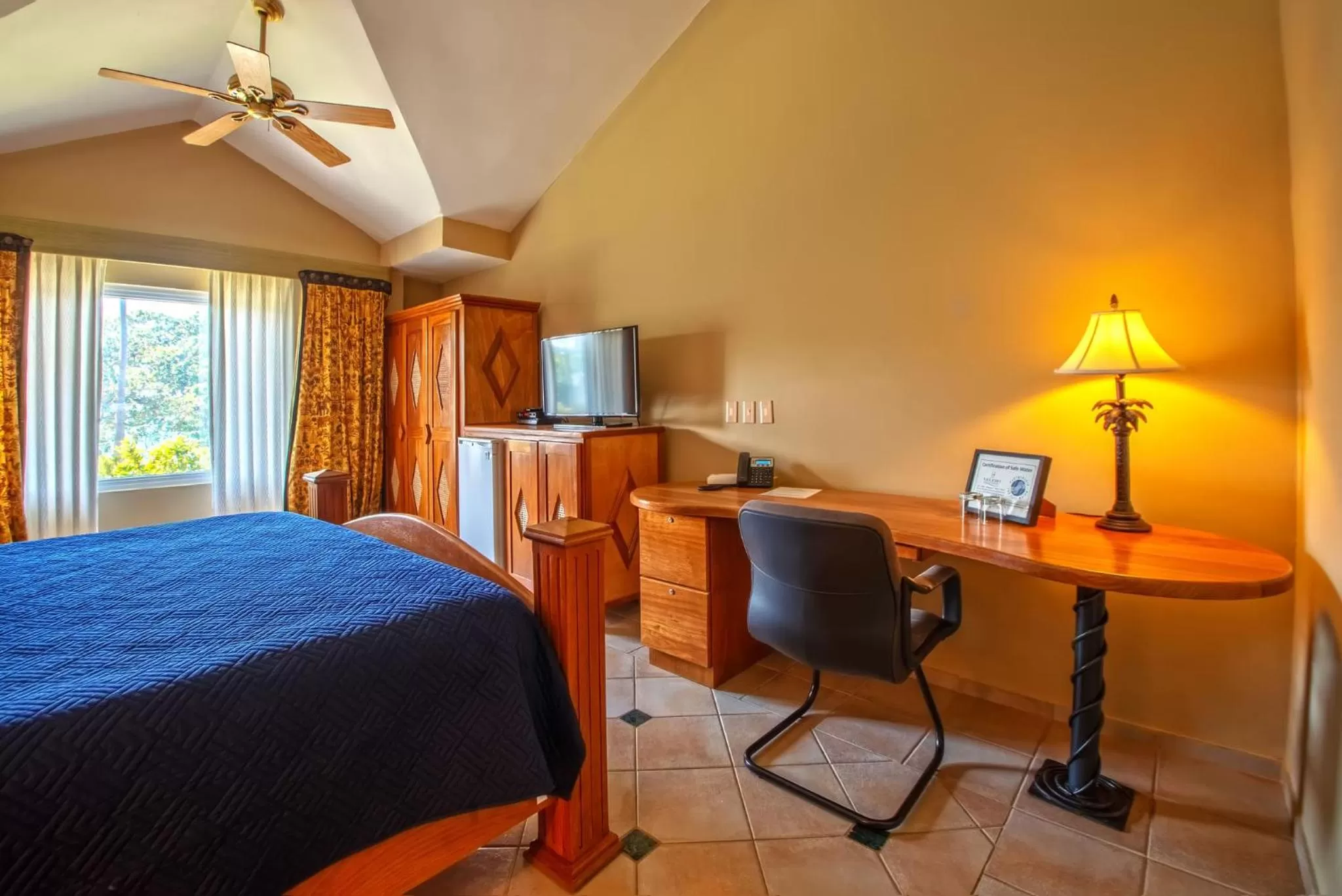 Photo of the whole room, Bed in Velero Beach Resort