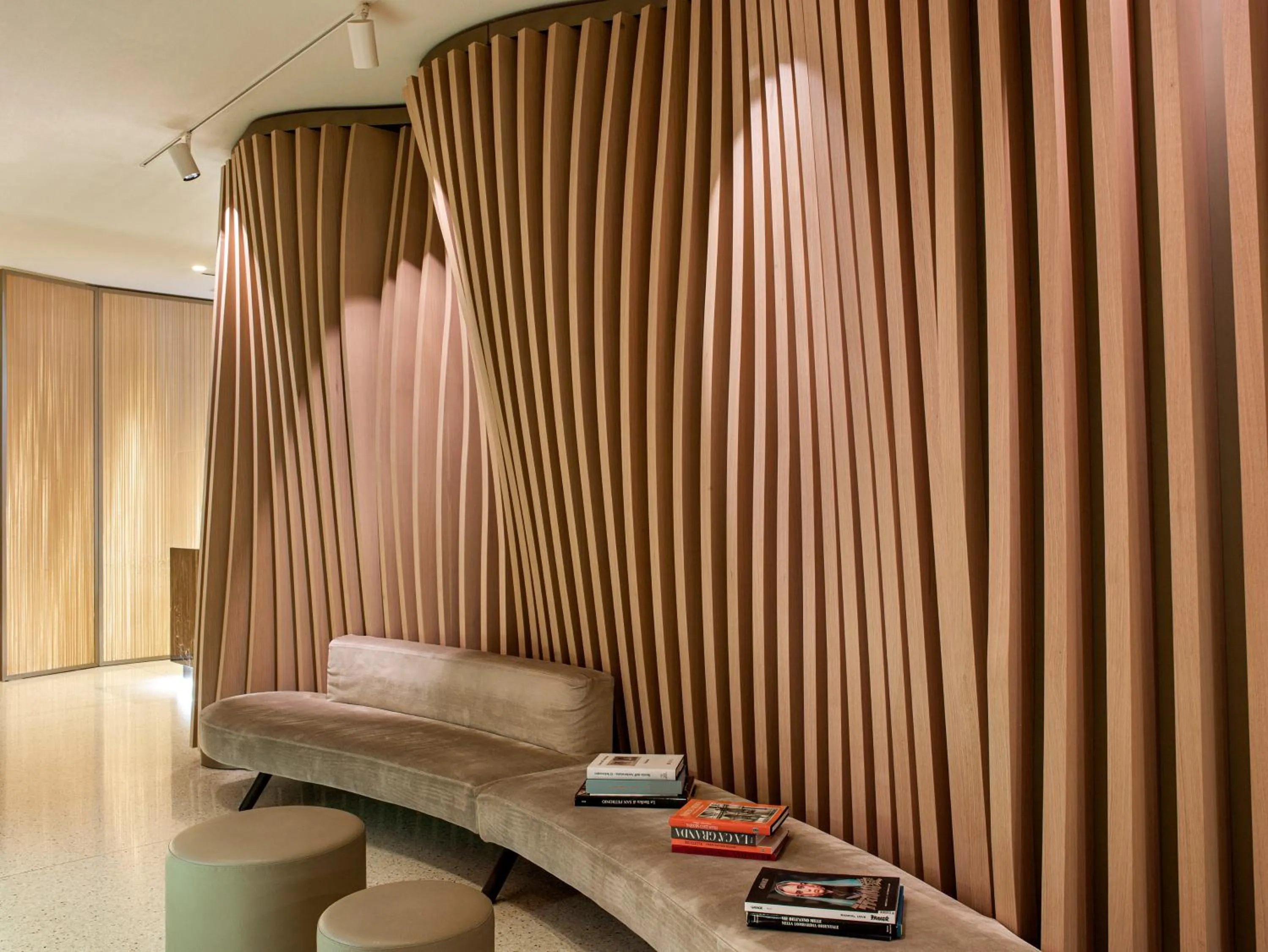 Library in ME Milan Il Duca