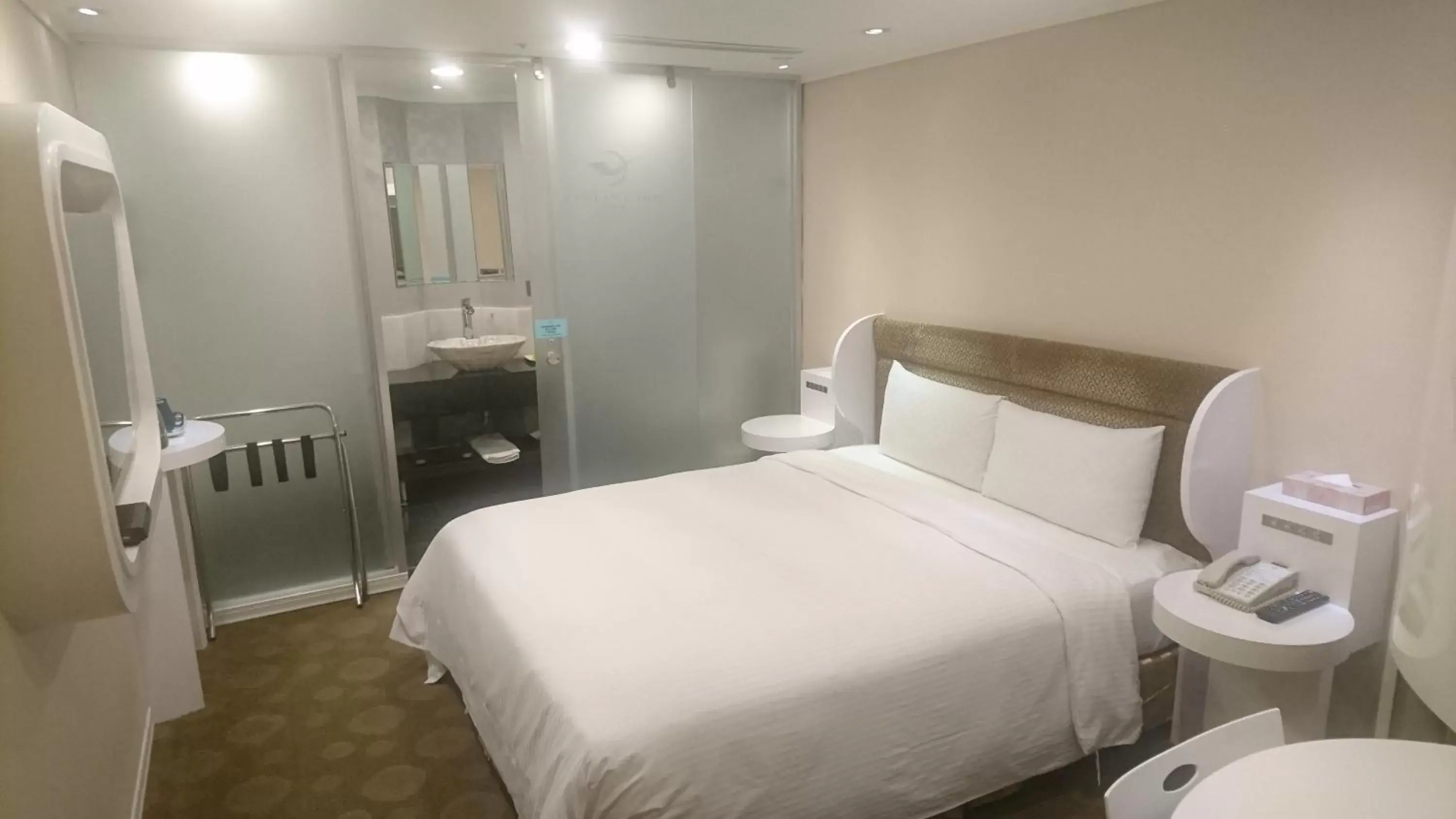 On site, Bed in Ximen Airline Hotel