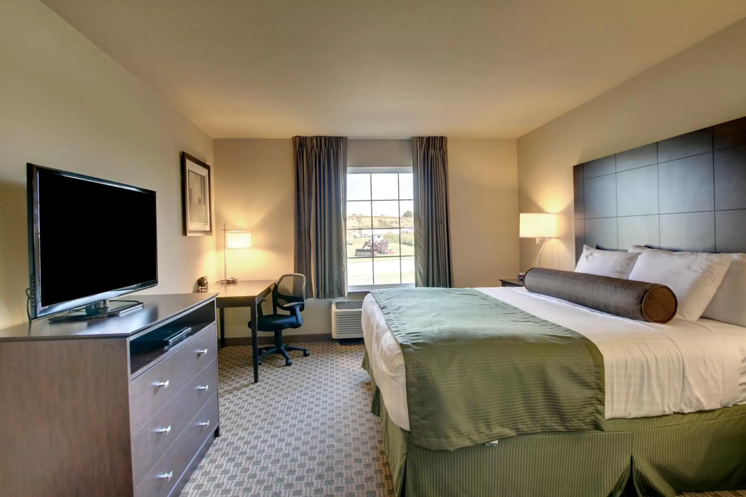 TV and multimedia in Cobblestone Inn & Suites - Avoca