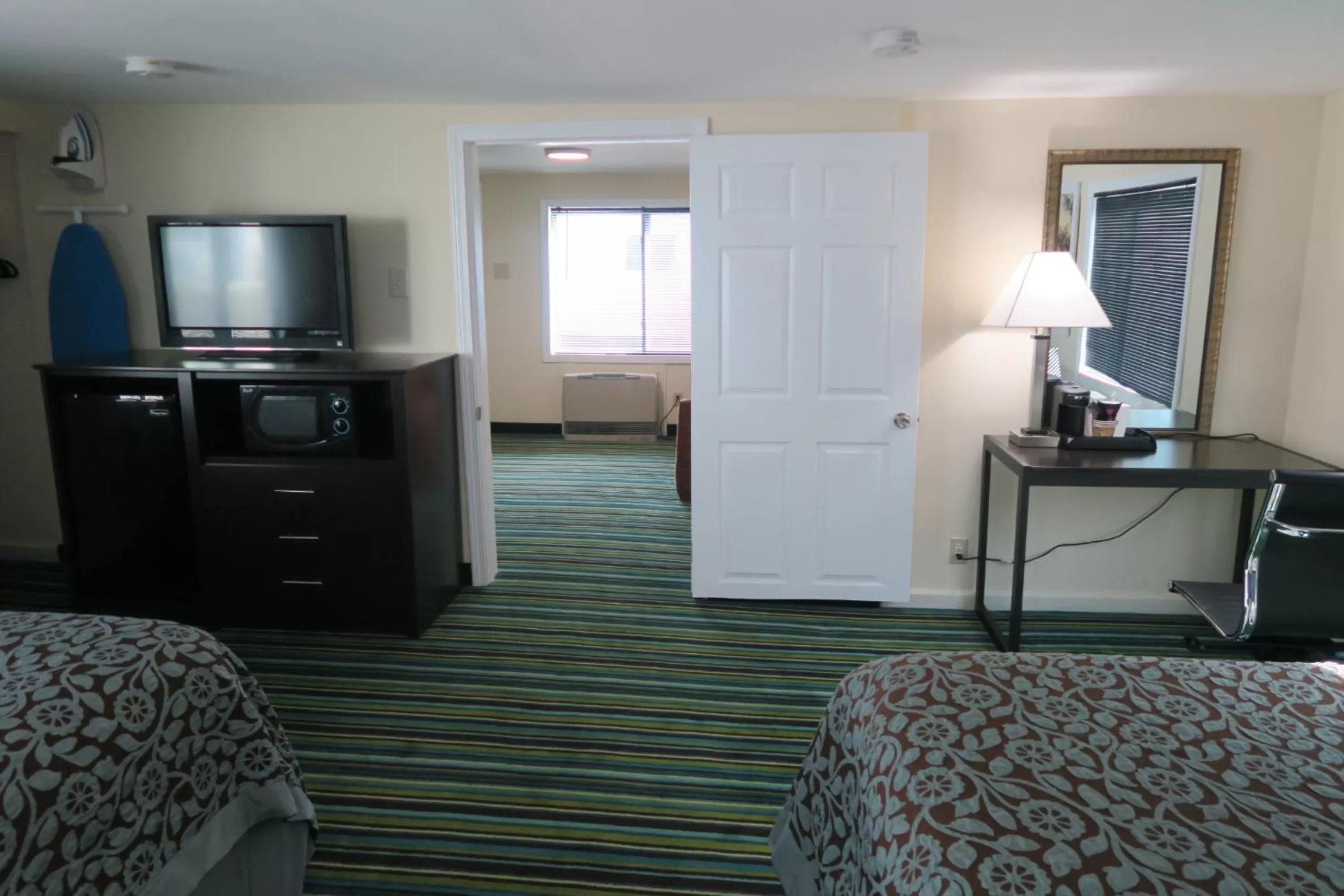 Bed in Days Inn by Wyndham Lincoln