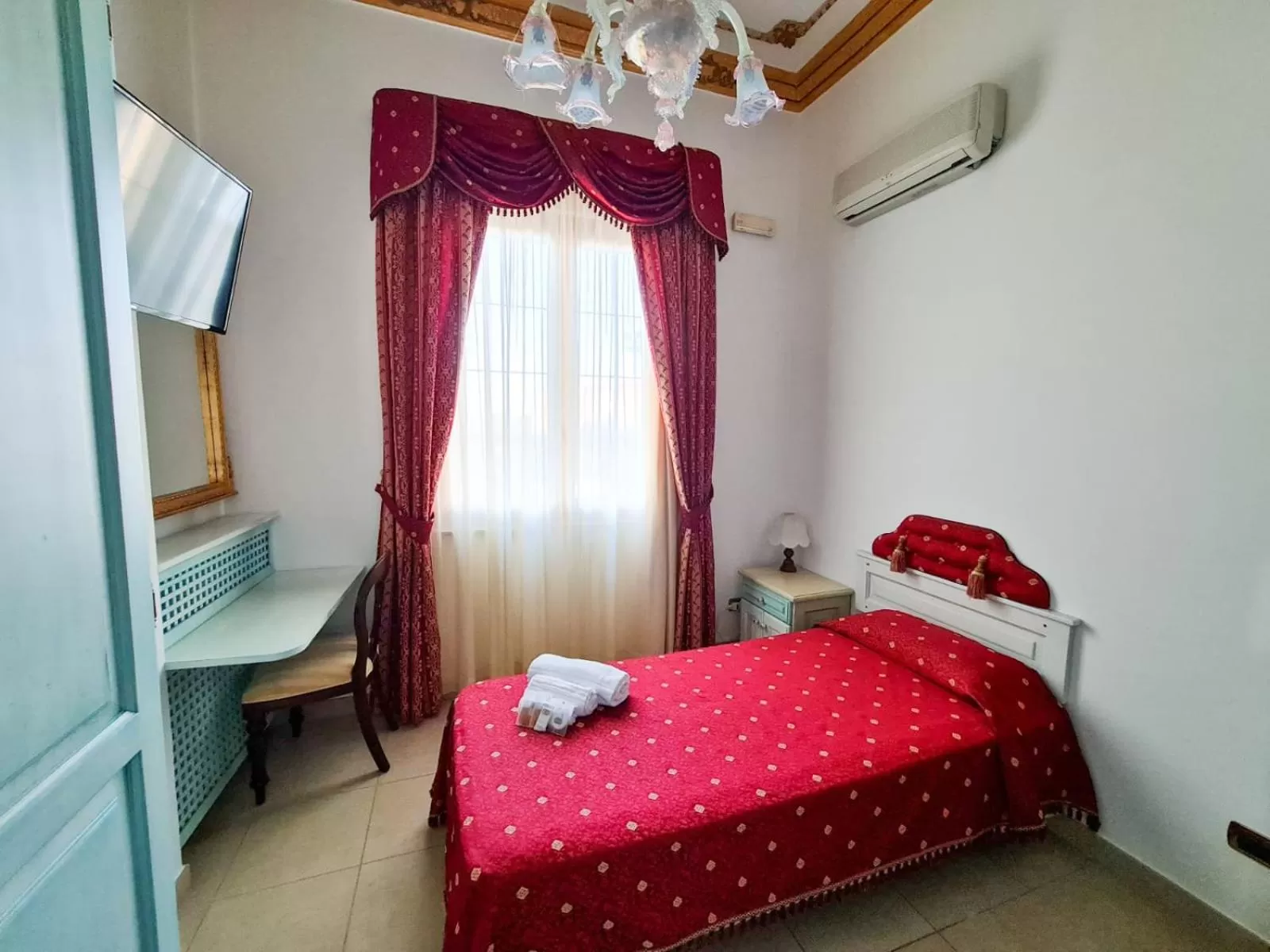 Bed in Euro Hotel Iglesias