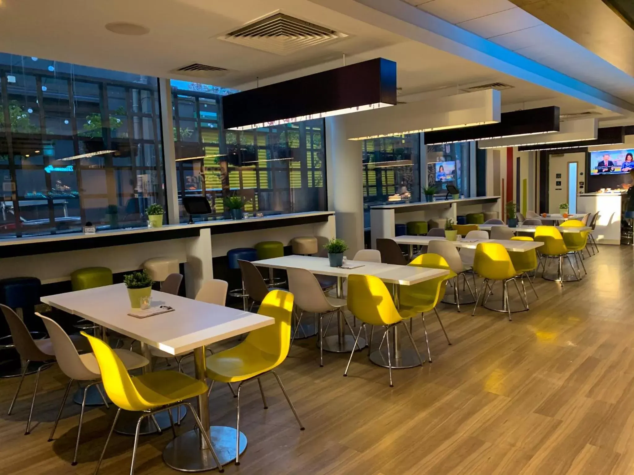 Lounge or bar, Restaurant/Places to Eat in ETAP Hotel Belfast