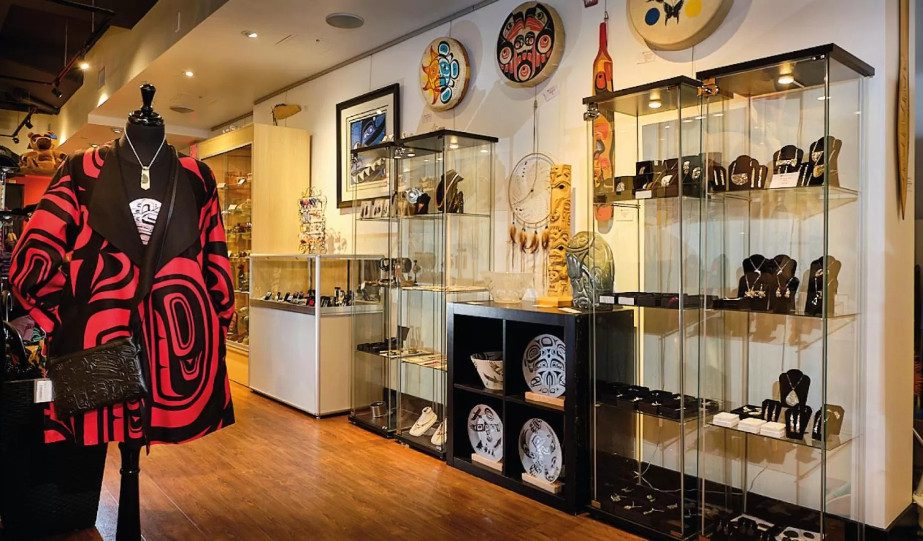 On-site shops in Skwachàys Lodge