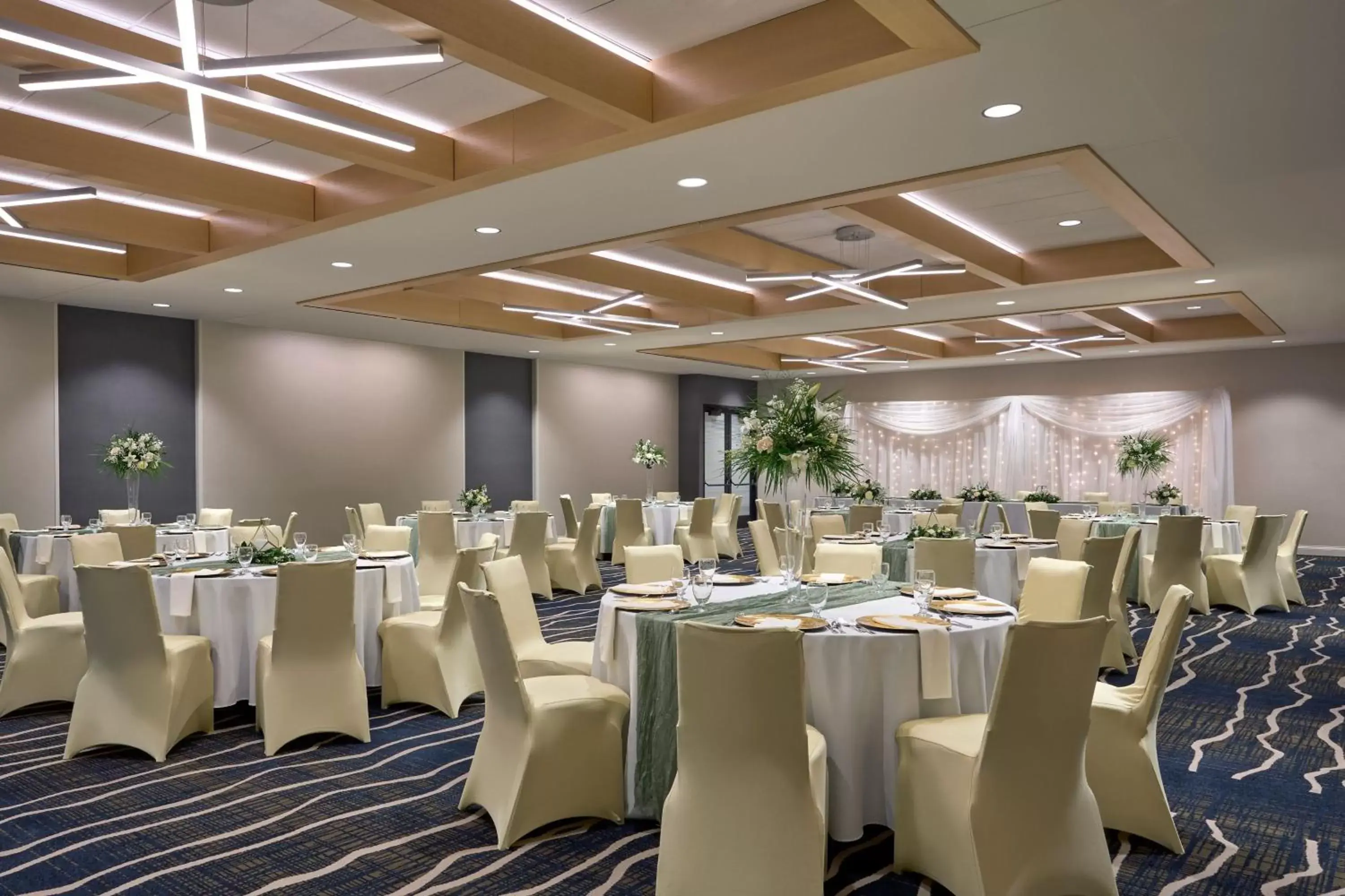 Meeting/conference room, Banquet Facilities in Delta Hotels by Marriott Minneapolis Northeast