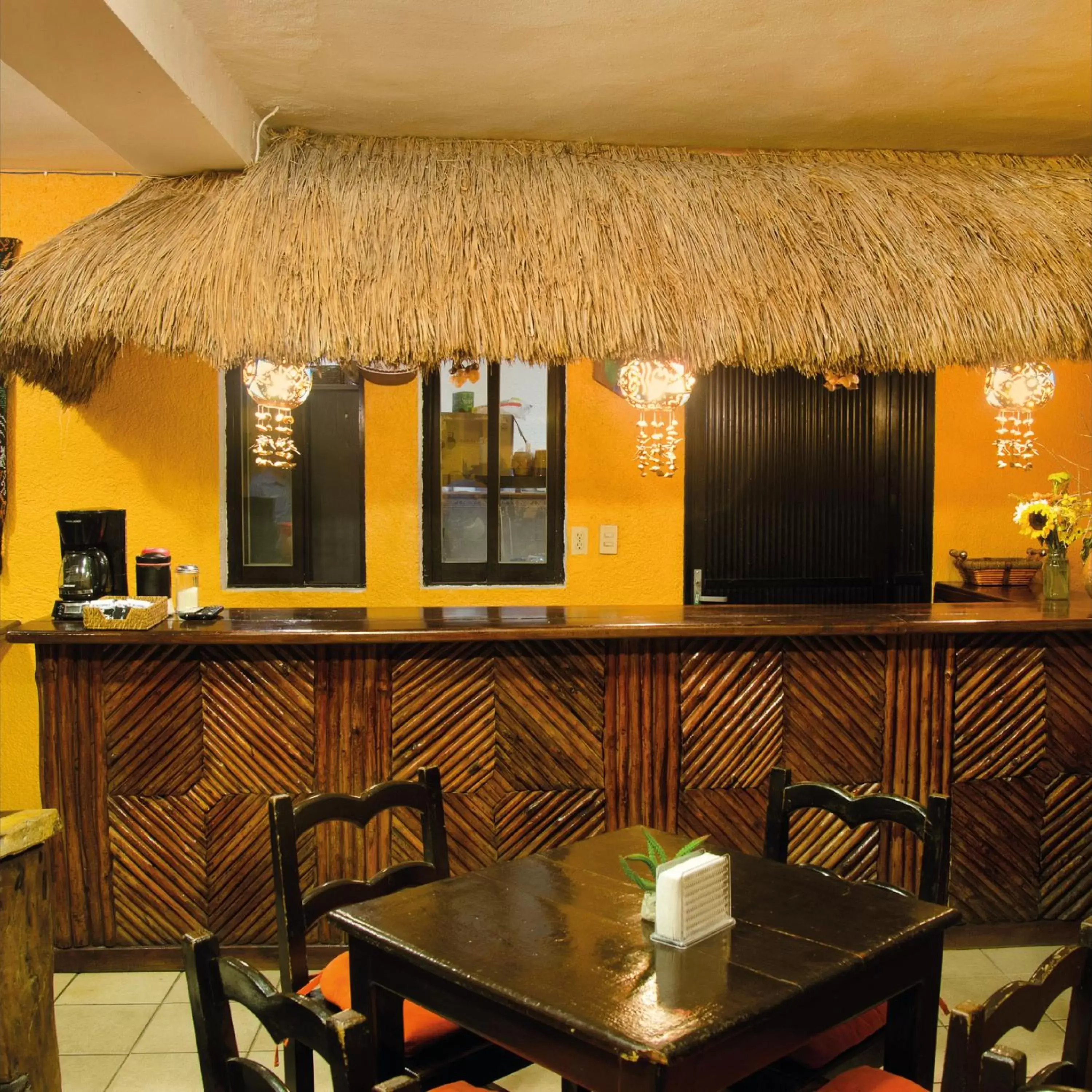 Restaurant/places to eat, Lounge/Bar in Hotel Bosque Caribe, 5th Av. zone