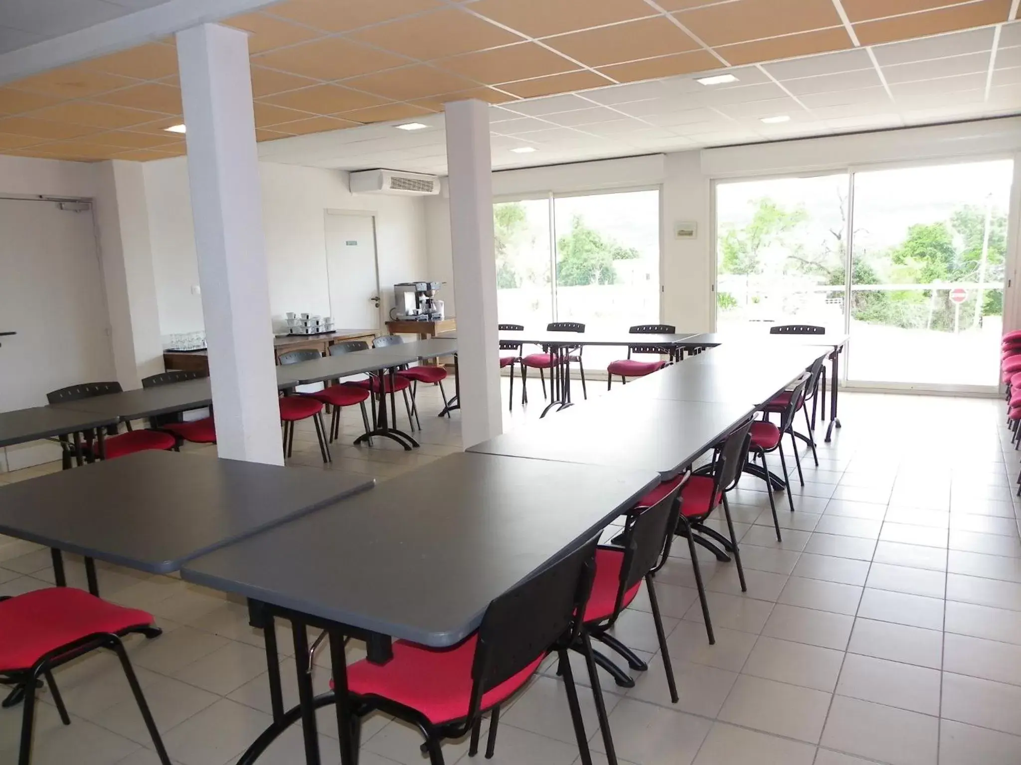Business facilities, Restaurant/Places to Eat in Hotel Restaurant Les Chataigniers