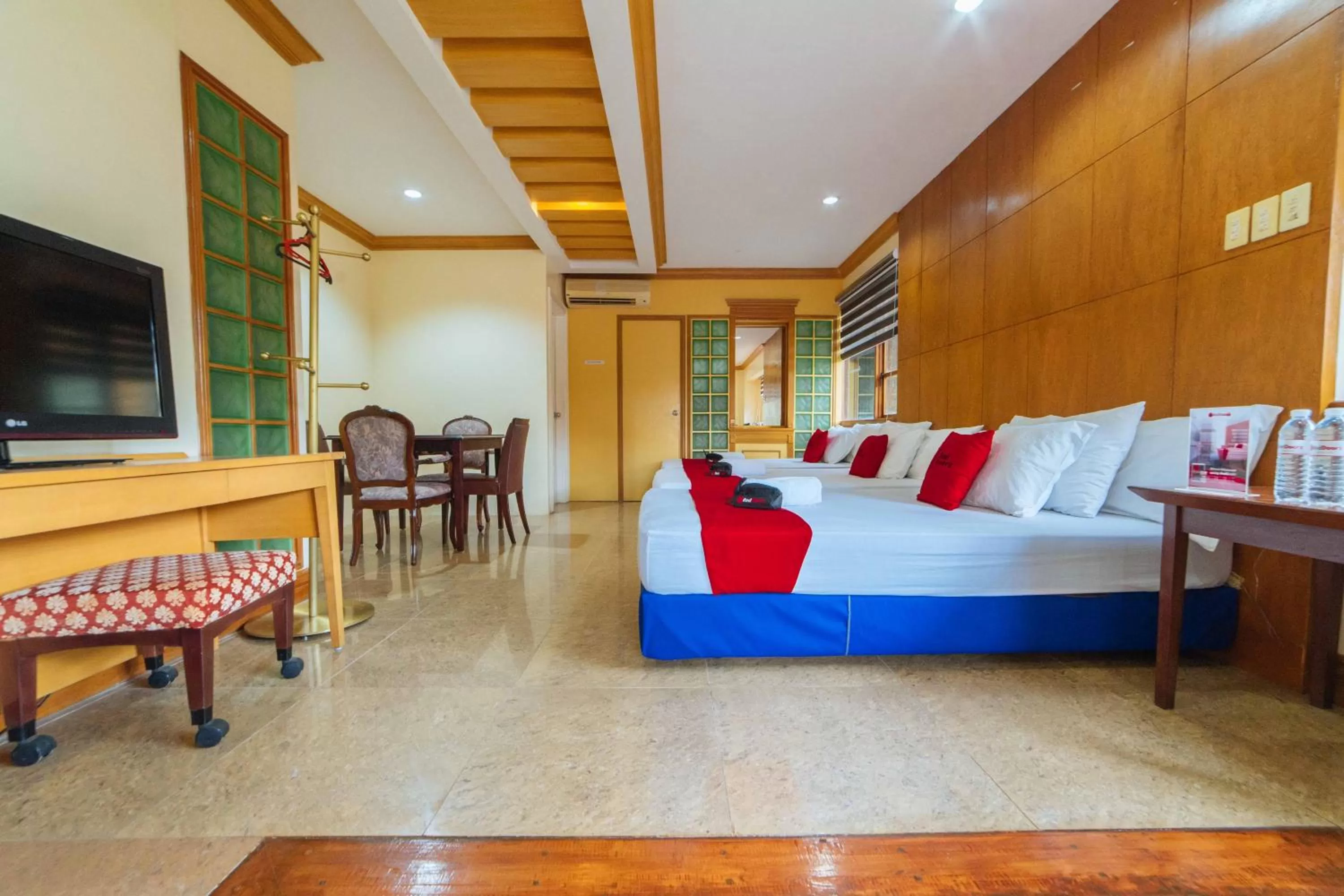 Photo of the whole room, Bed in RedDoorz Plus @ Starhomes Olivianville