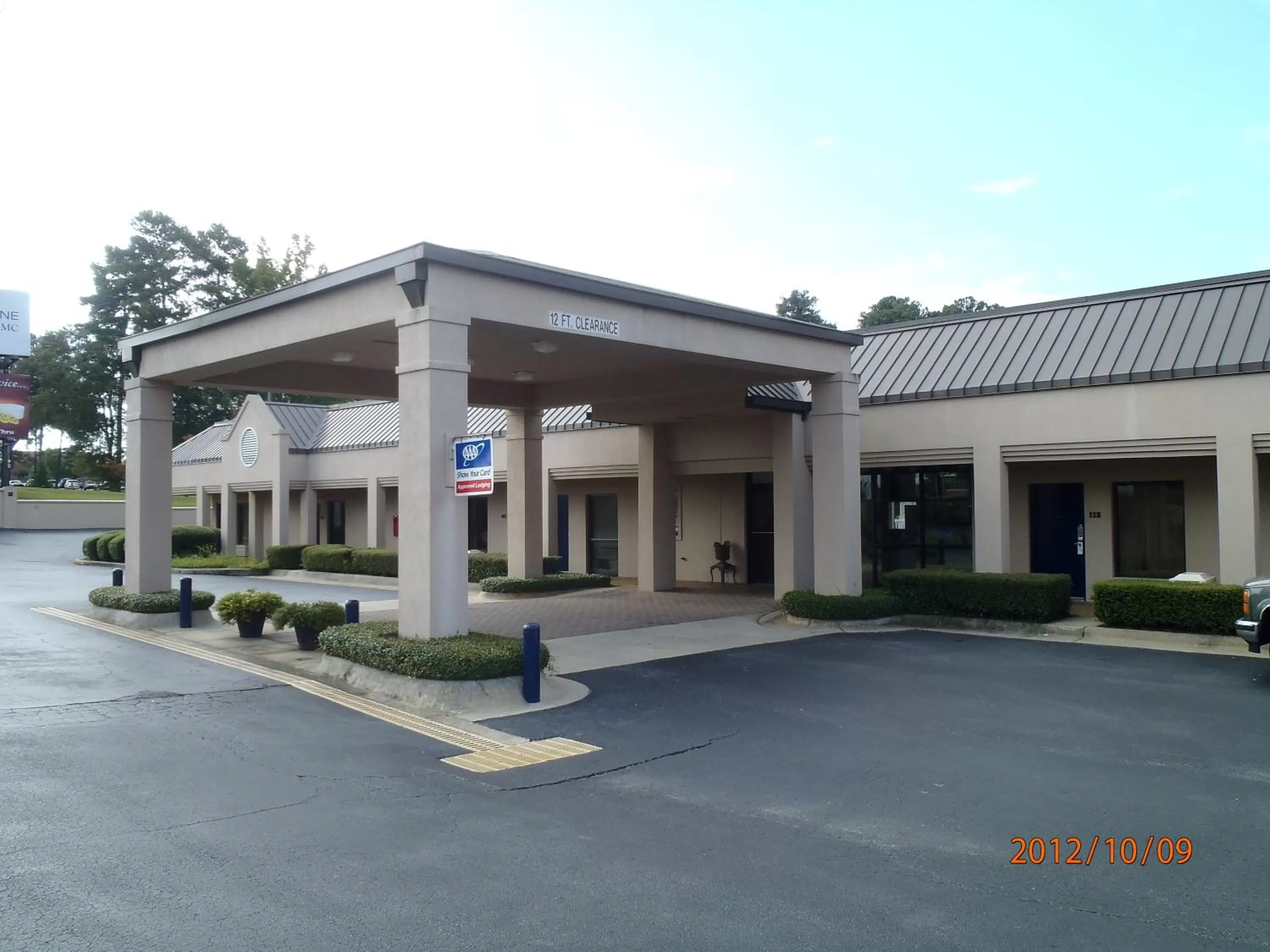 Property building in Days Inn by Wyndham Alexander City