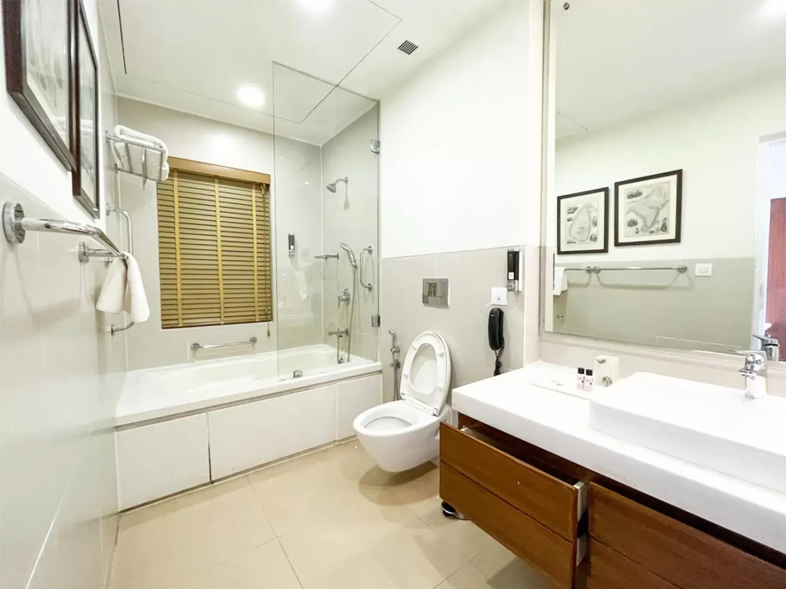 Bathroom in Acron Waterfront Resort