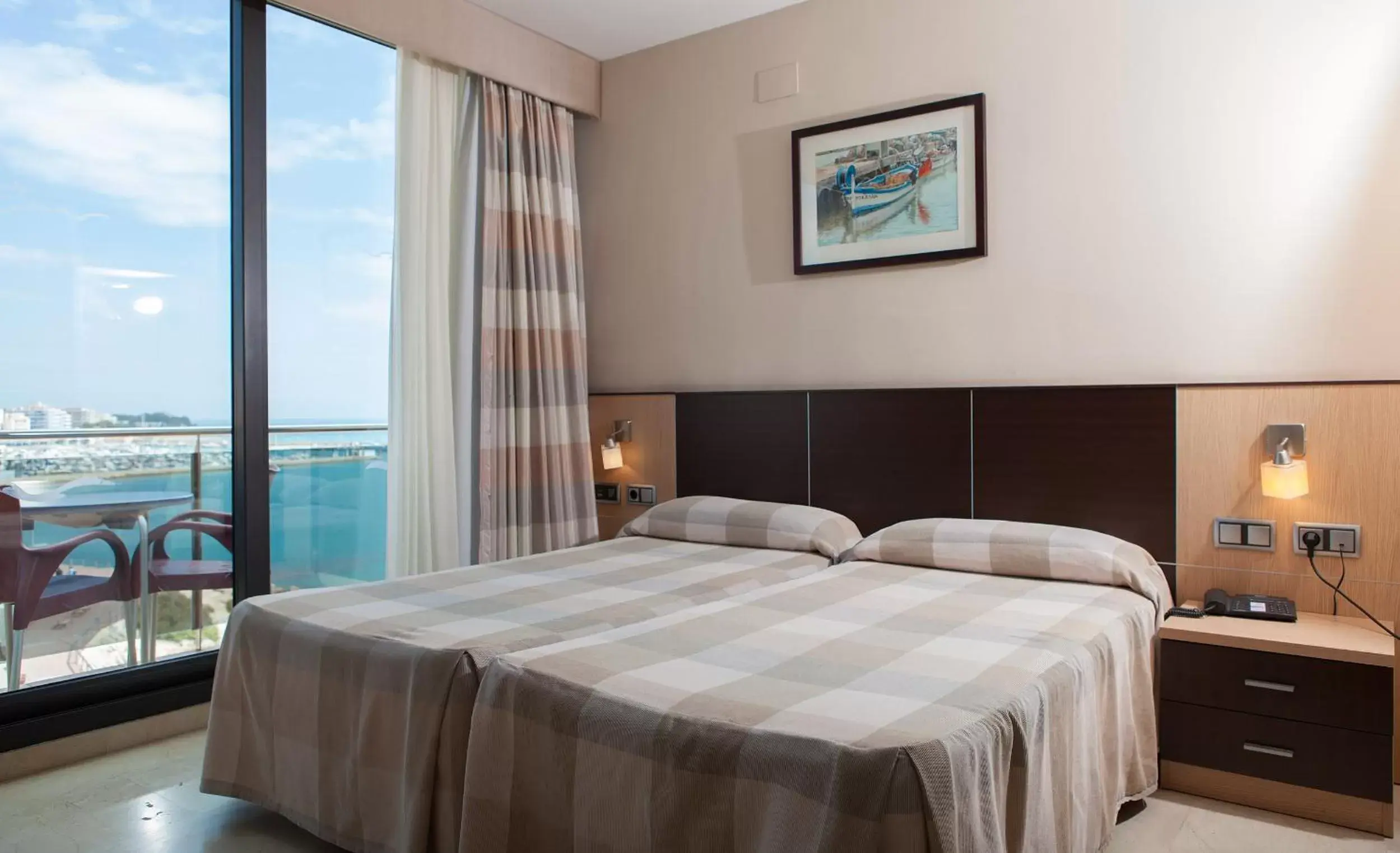 Twin Room with Side Sea View in Hotel Flamingo