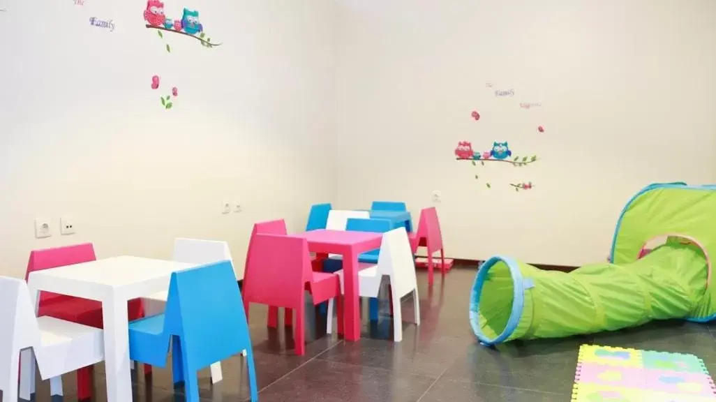 Kids's club, Restaurant/Places to Eat in Hotel Monte Lírio