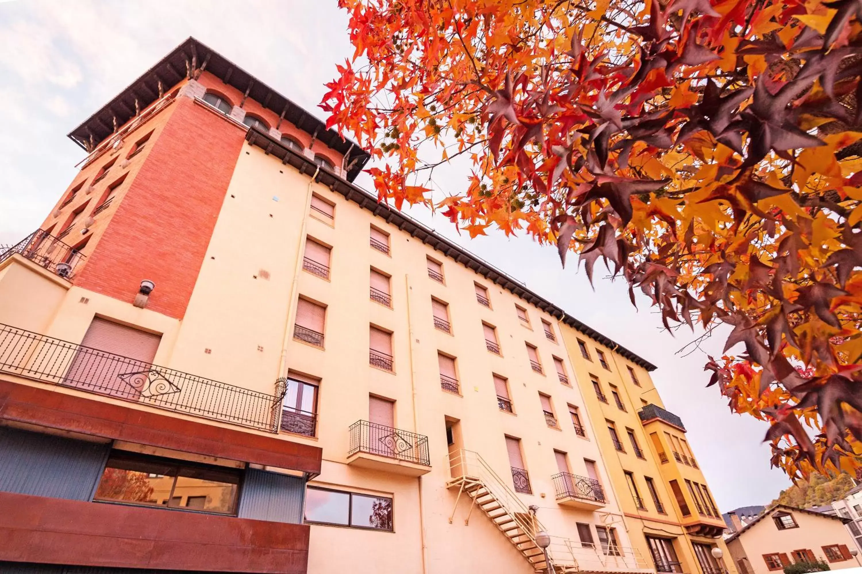 Facade/entrance, Property Building in Hotel Avenida