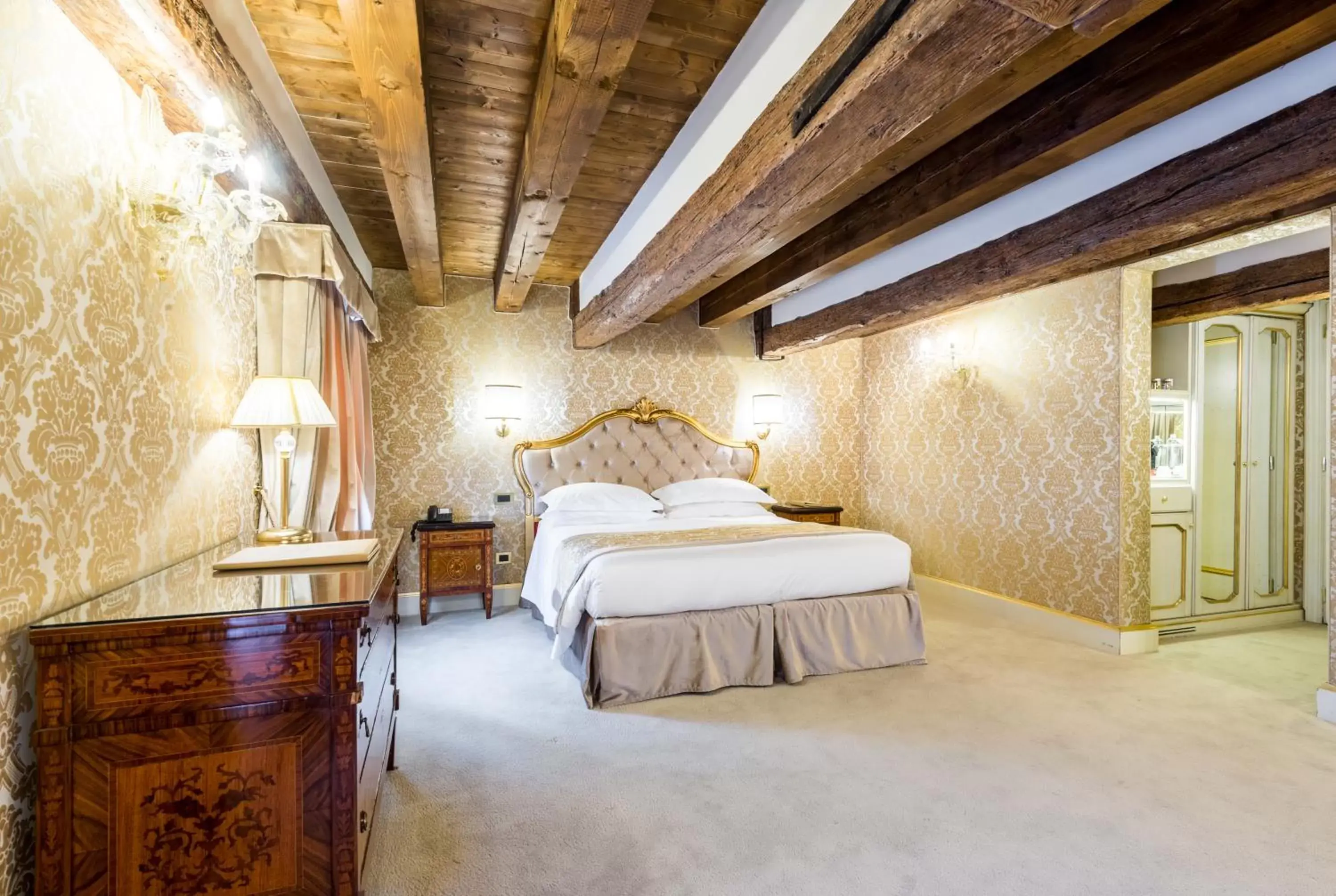 Bedroom, Bed in Hotel Ai Cavalieri di Venezia