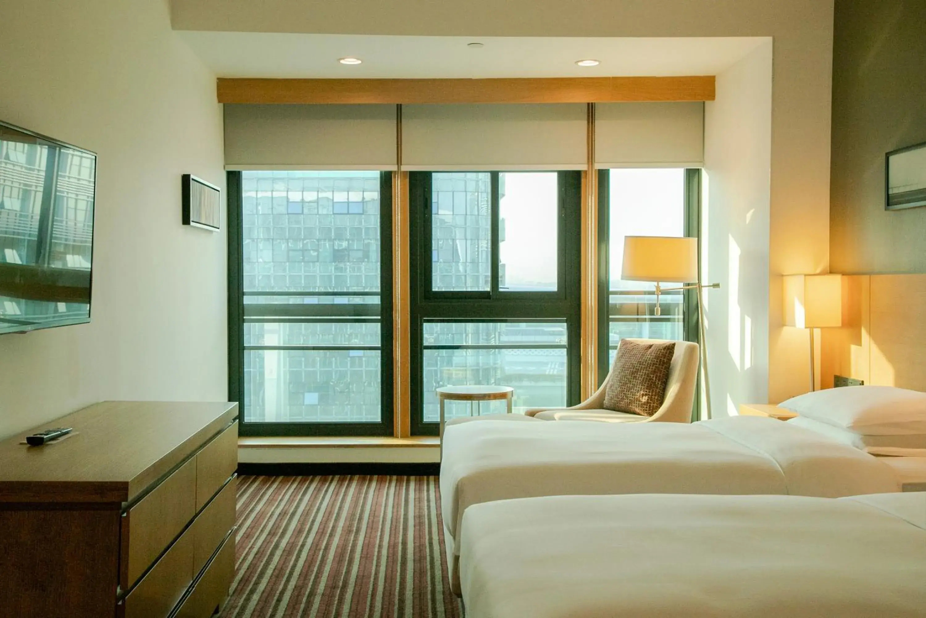 Bedroom, Bed in Hyatt Place Shenzhen Airport