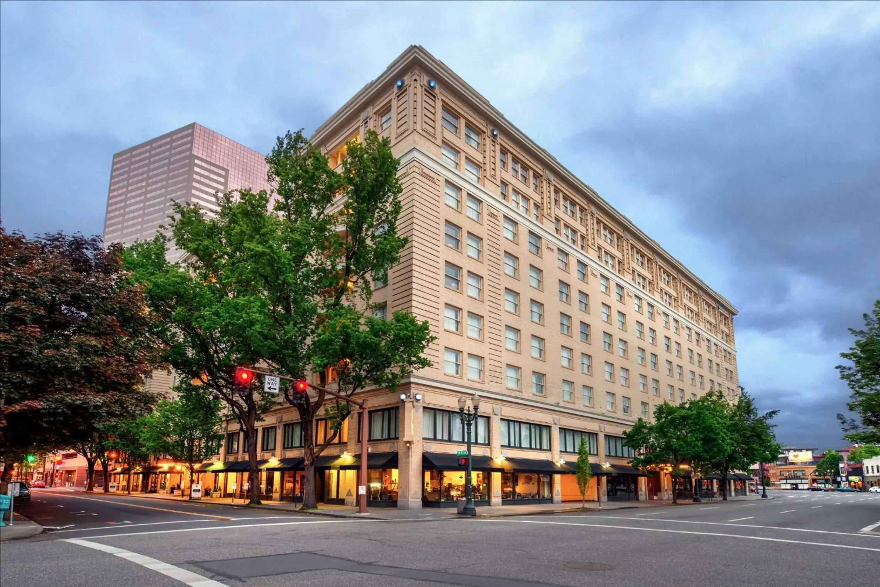 Property Building in Embassy Suites by Hilton Portland Downtown