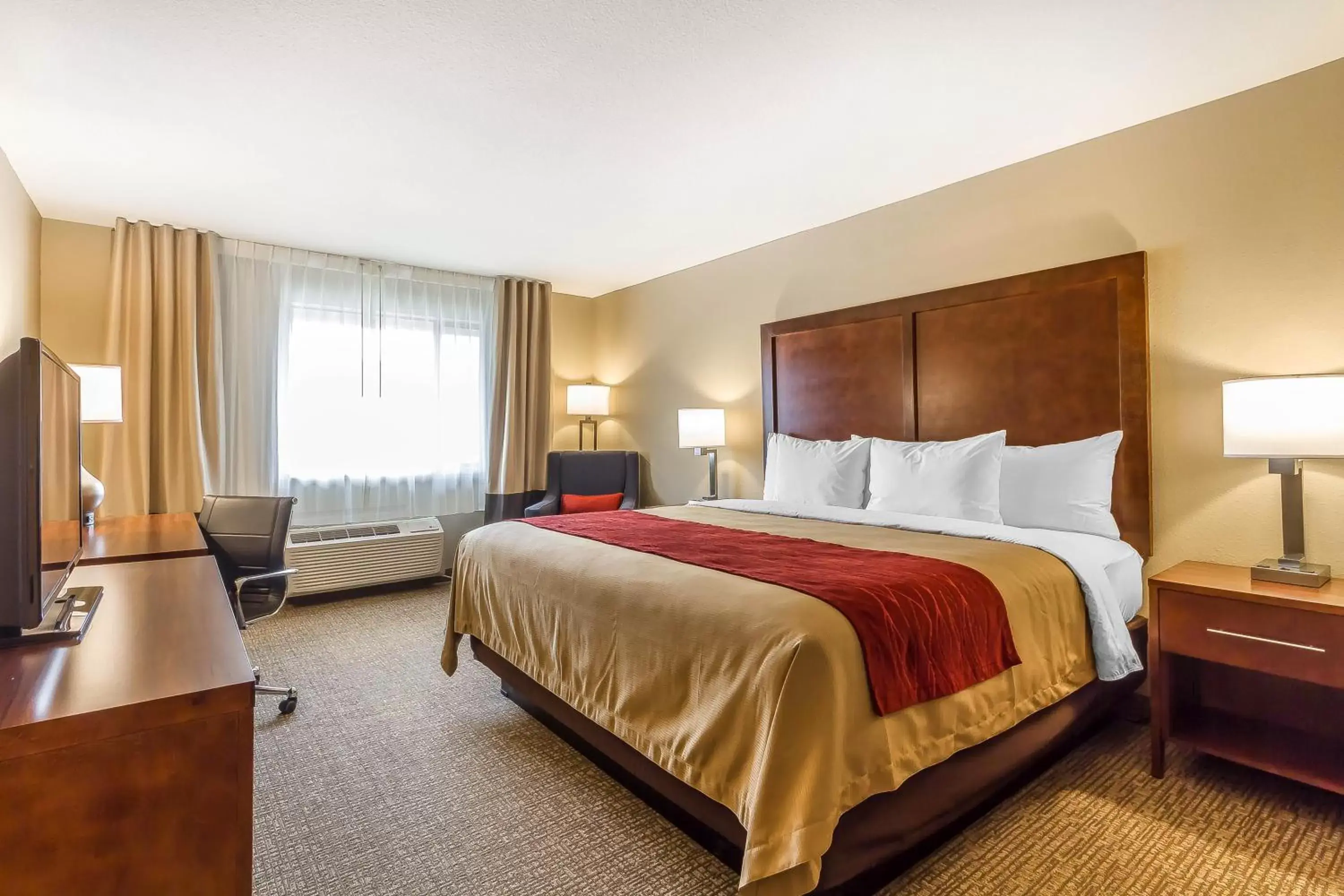 Bed in Comfort Inn & Suites Rocklin