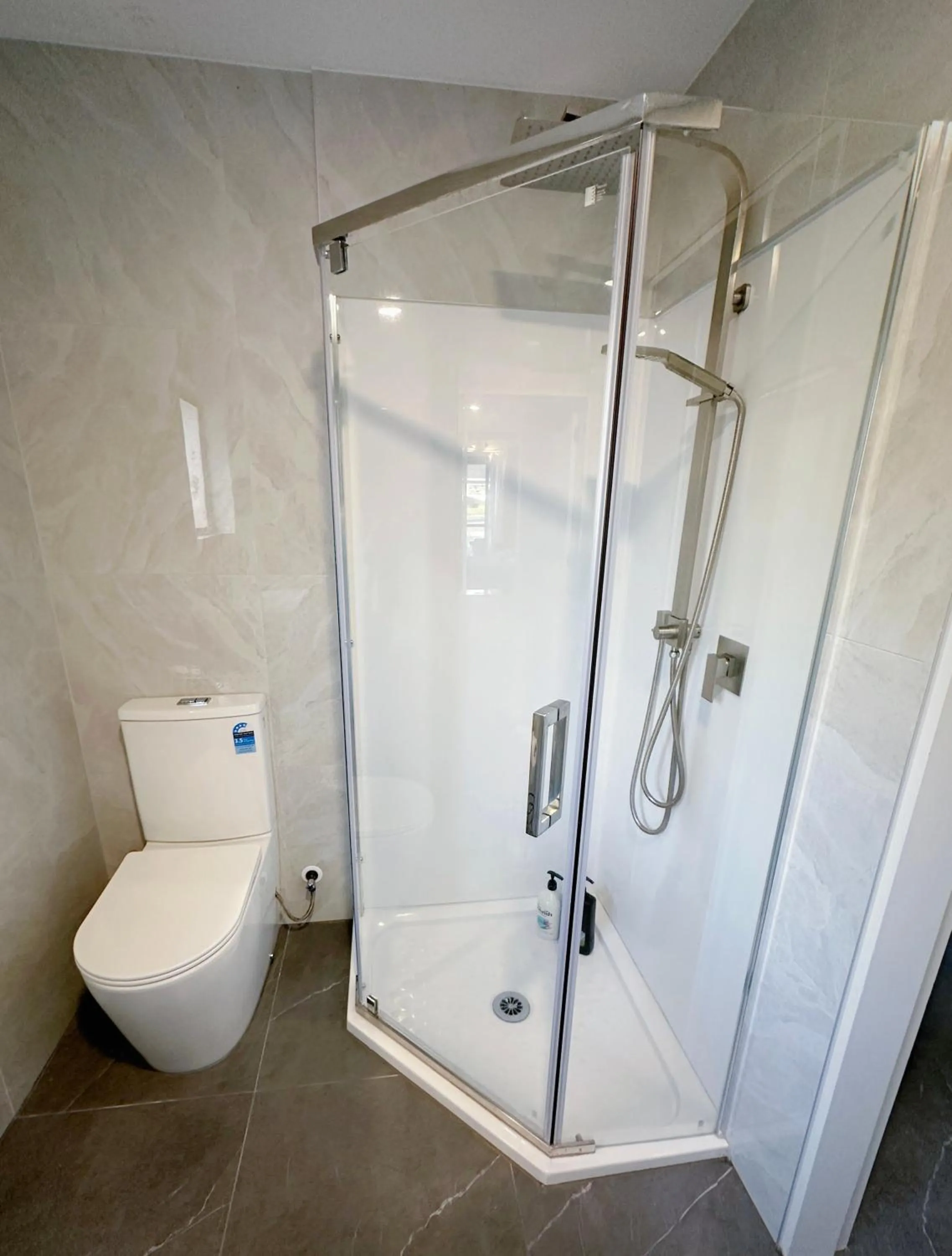 Shower in Brylin Motel