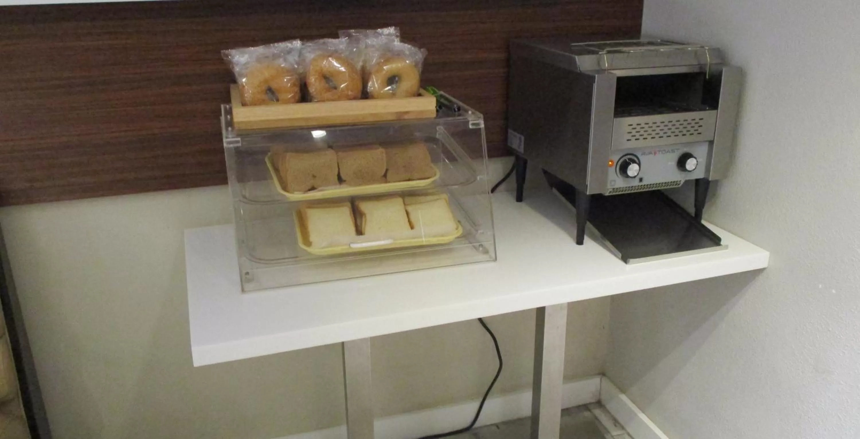 Buffet breakfast in Quality Inn & Suites Kissimmee by The Lake - Free Shuttle to Theme Parks