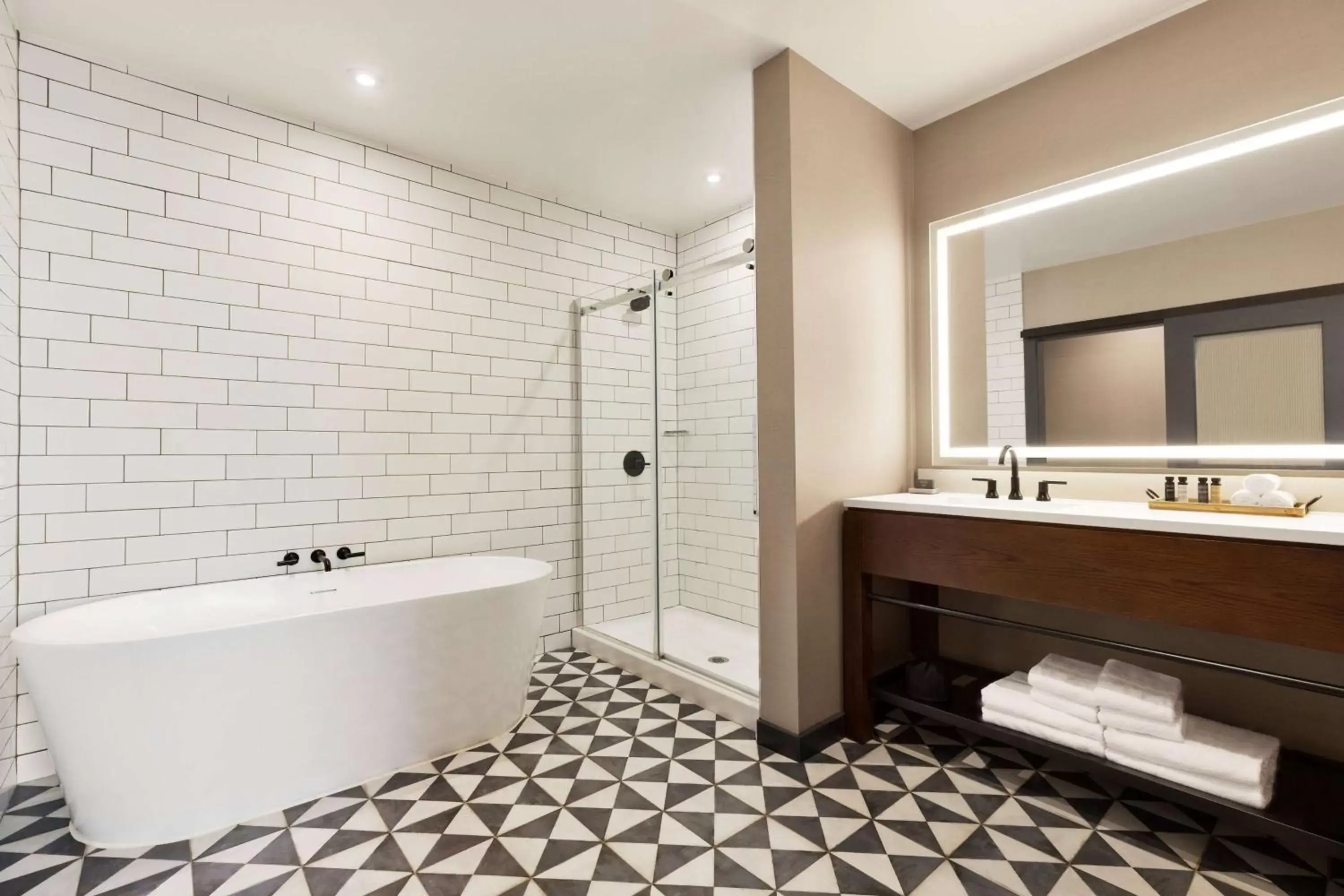 TV and multimedia, Bathroom in Origin Red Rocks, a Wyndham Hotel
