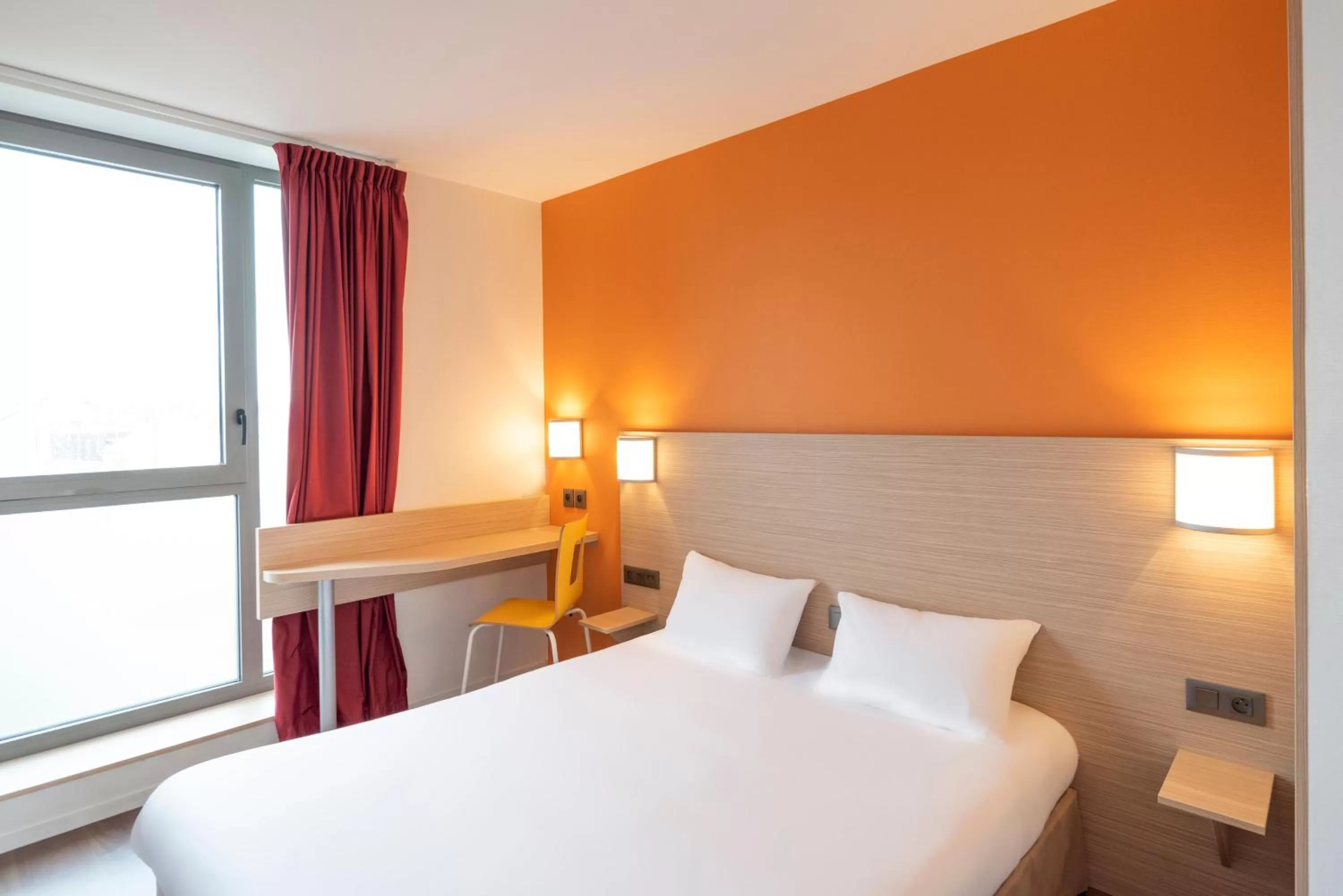 Bedroom, Bed in Premiere Classe Le Havre Centre-LES DOCKS