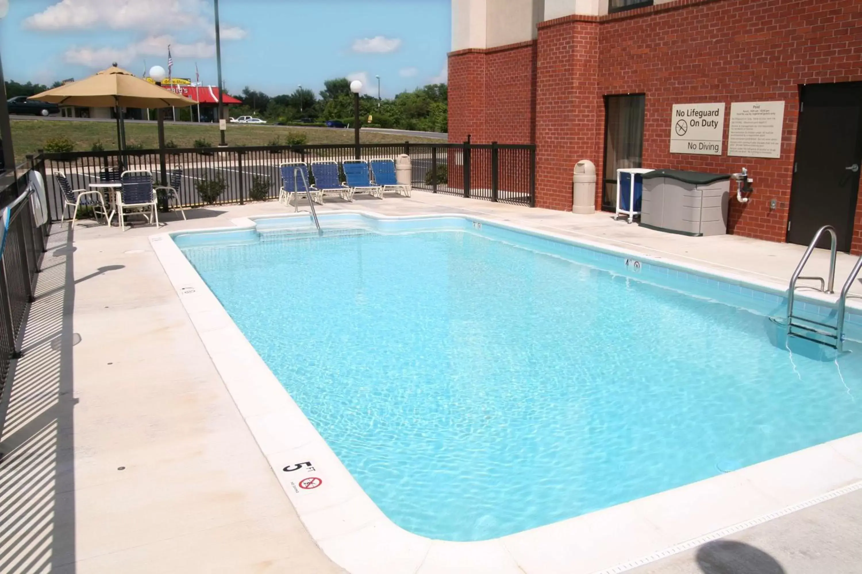 Pool view in Hampton Inn Inwood Pool view in Hampton Inn Inwood