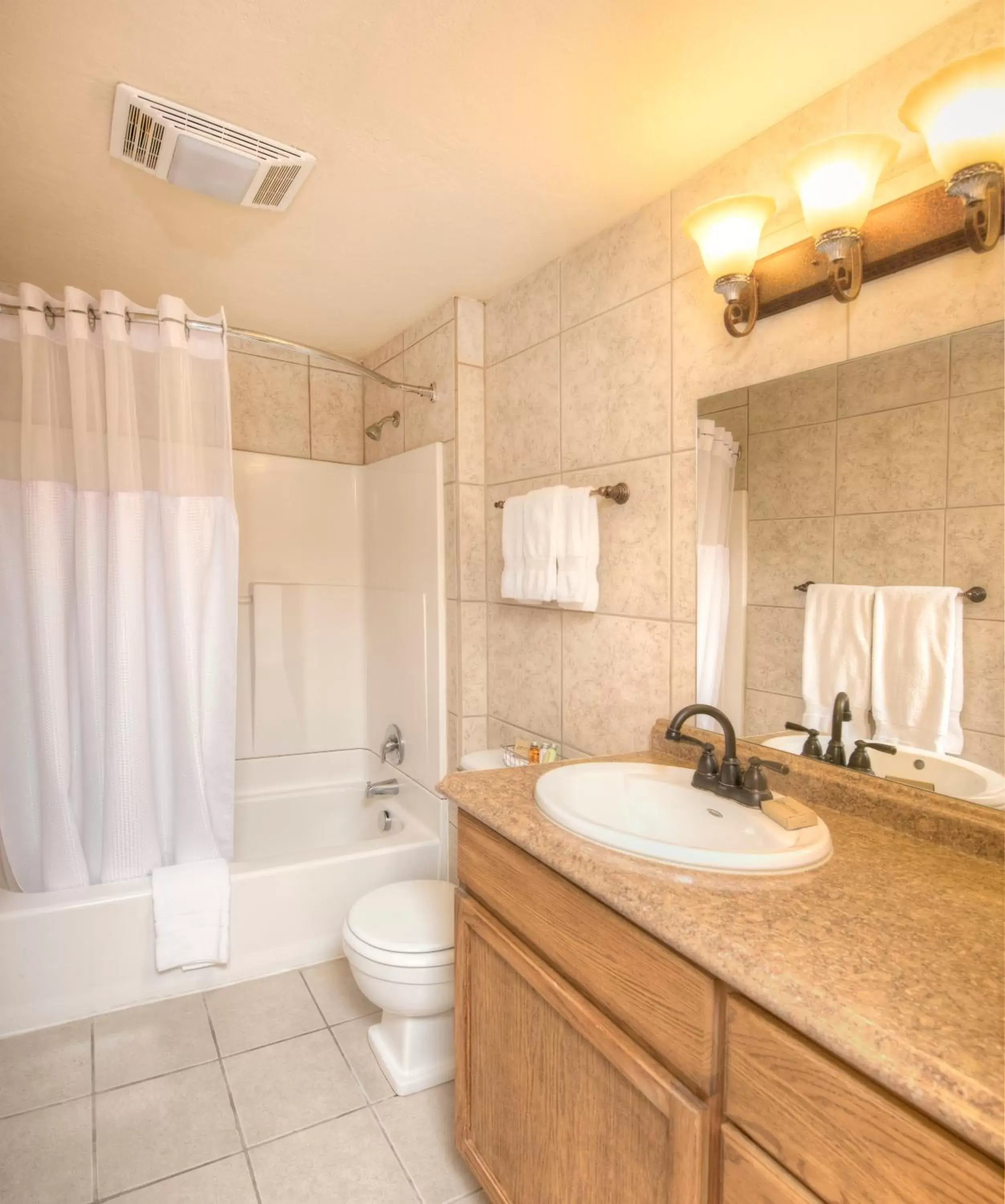 Bathroom in Elk Refuge Inn