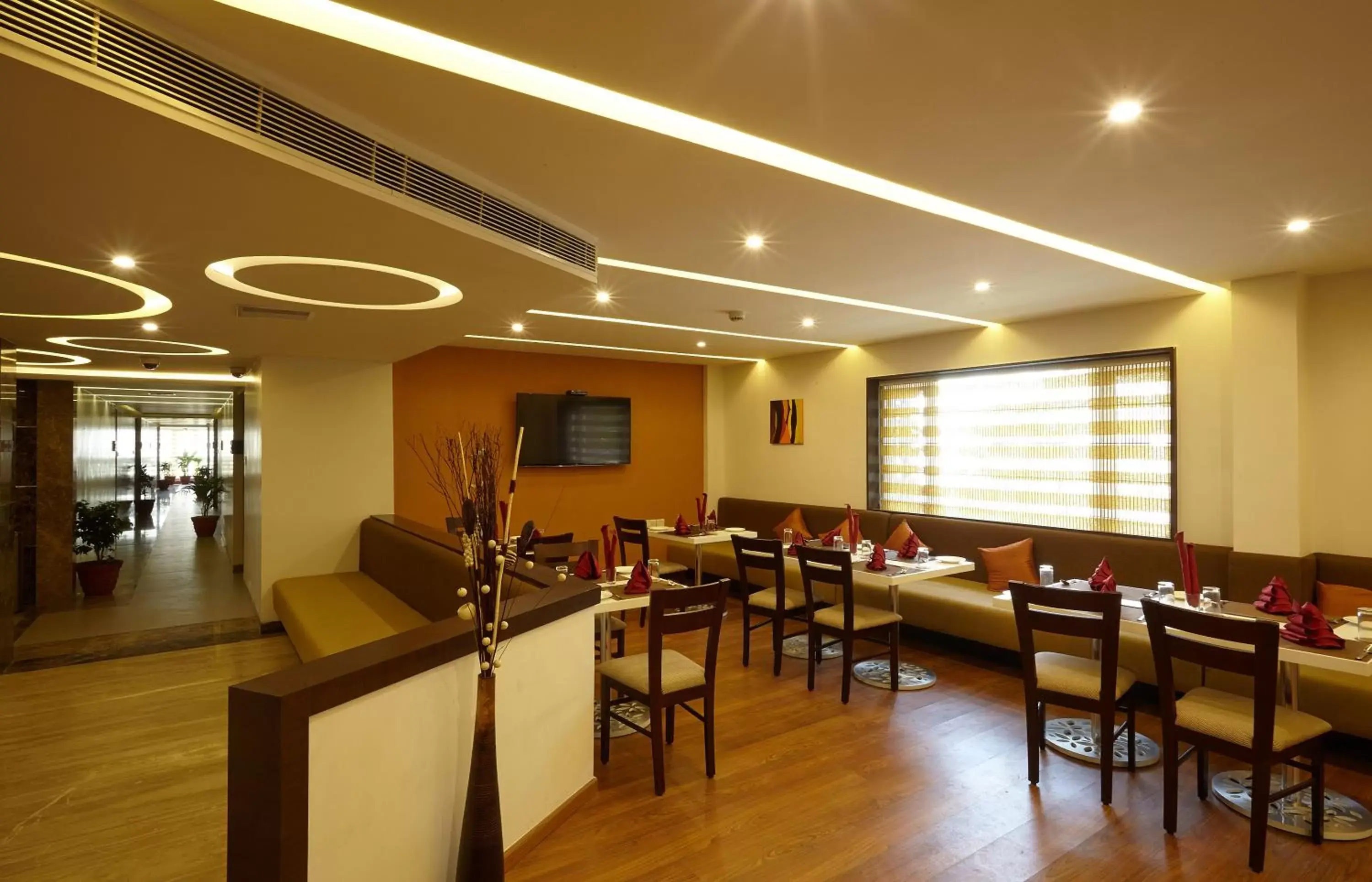 Restaurant/Places to Eat in Golden Fruits Business Suites