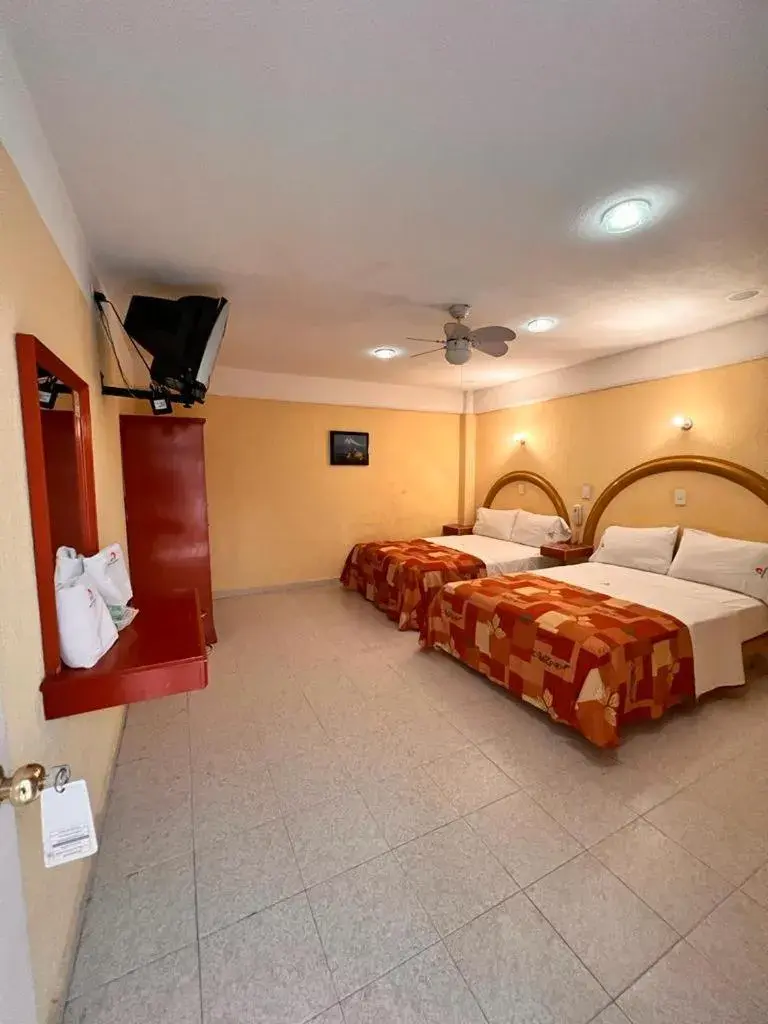 Budget Twin Room - single occupancy in Hotel Central Puebla Budget Twin Room - single occupancy in Hotel Central Puebla