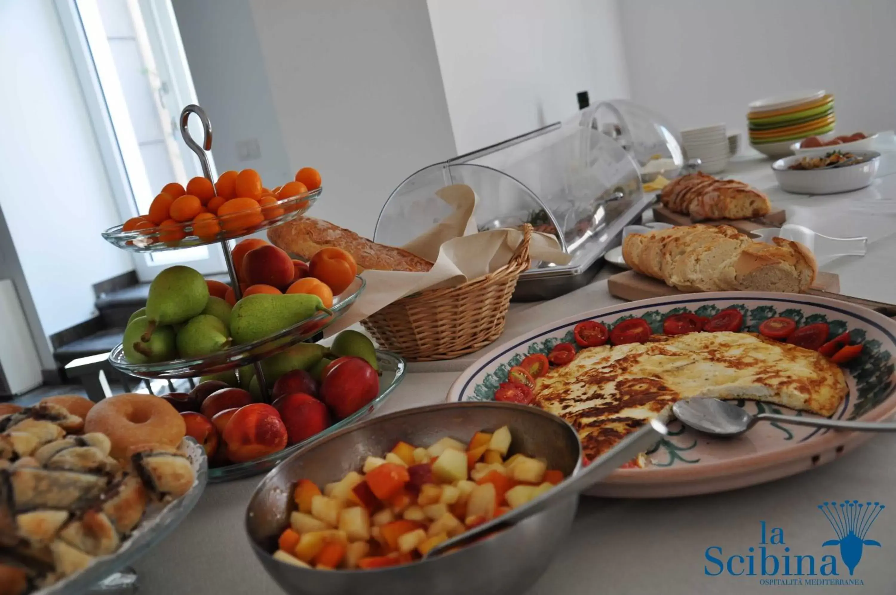 Continental breakfast in La Scibina