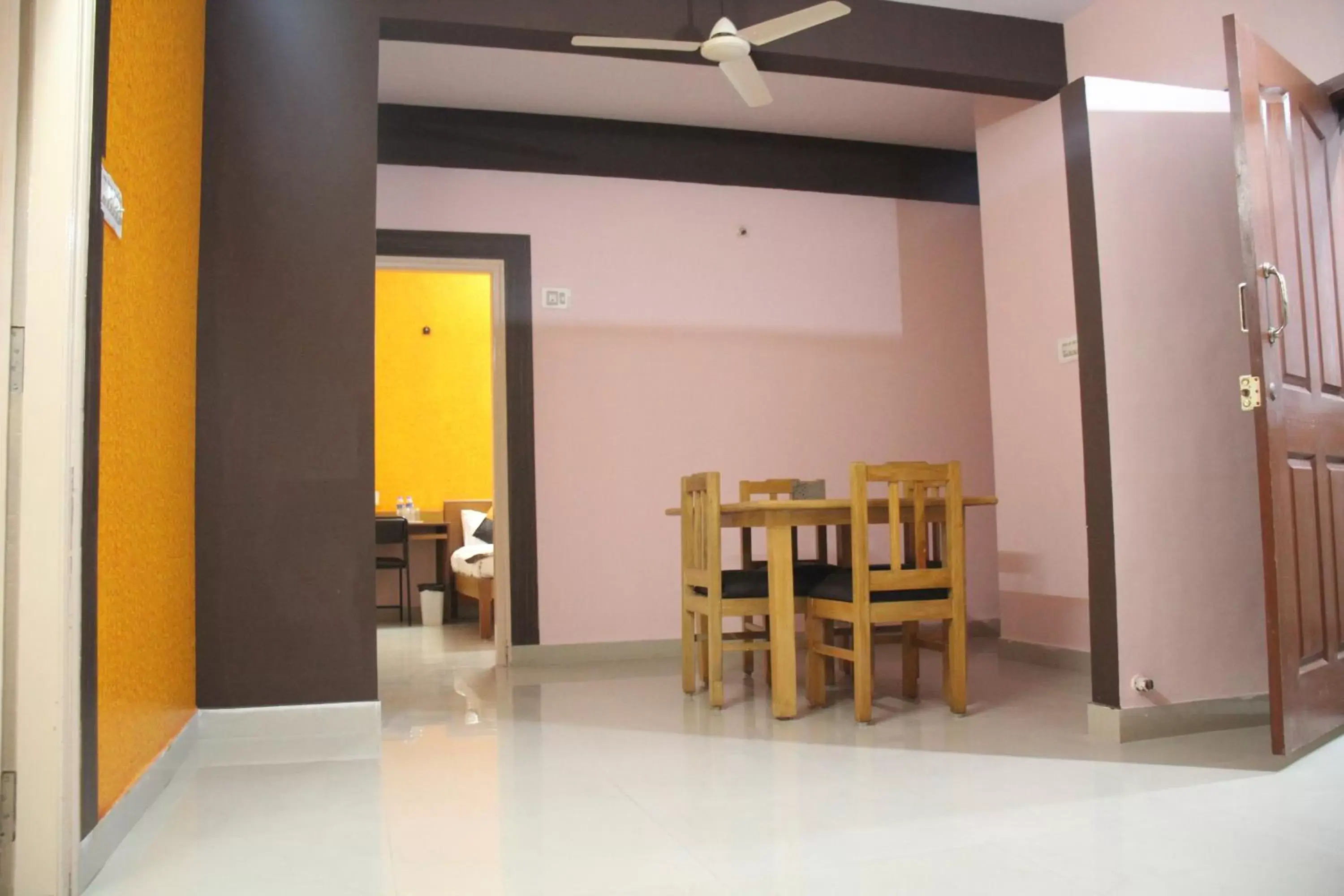 Deluxe Double Room - single occupancy in Arra Transit Bengaluru International Airport Hotel Deluxe Double Room - single occupancy in Arra Transit Bengaluru International Airport Hotel
