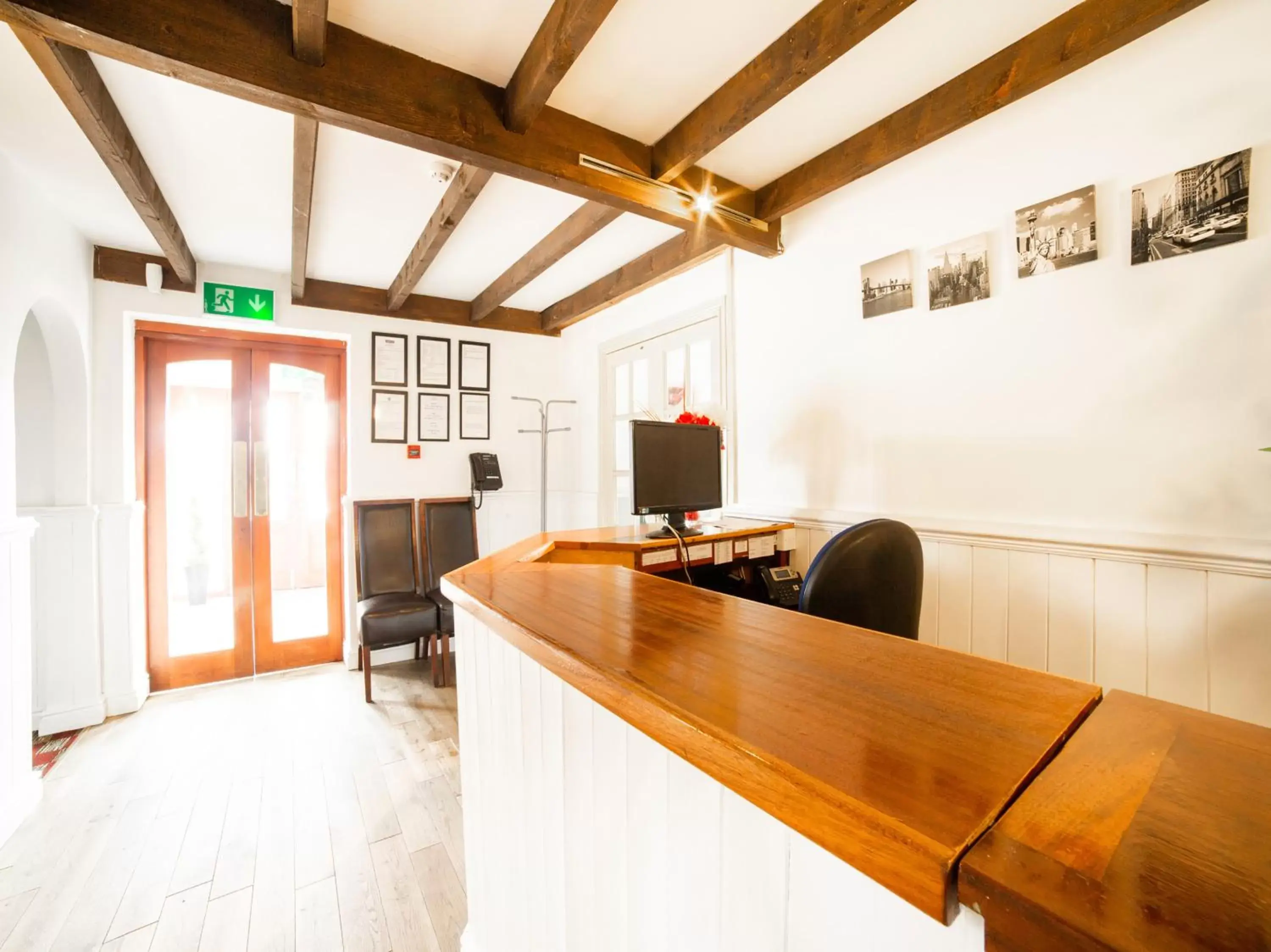 Lobby or reception, Lobby/Reception in OYO White Horse Lodge Hotel, East Thirsk