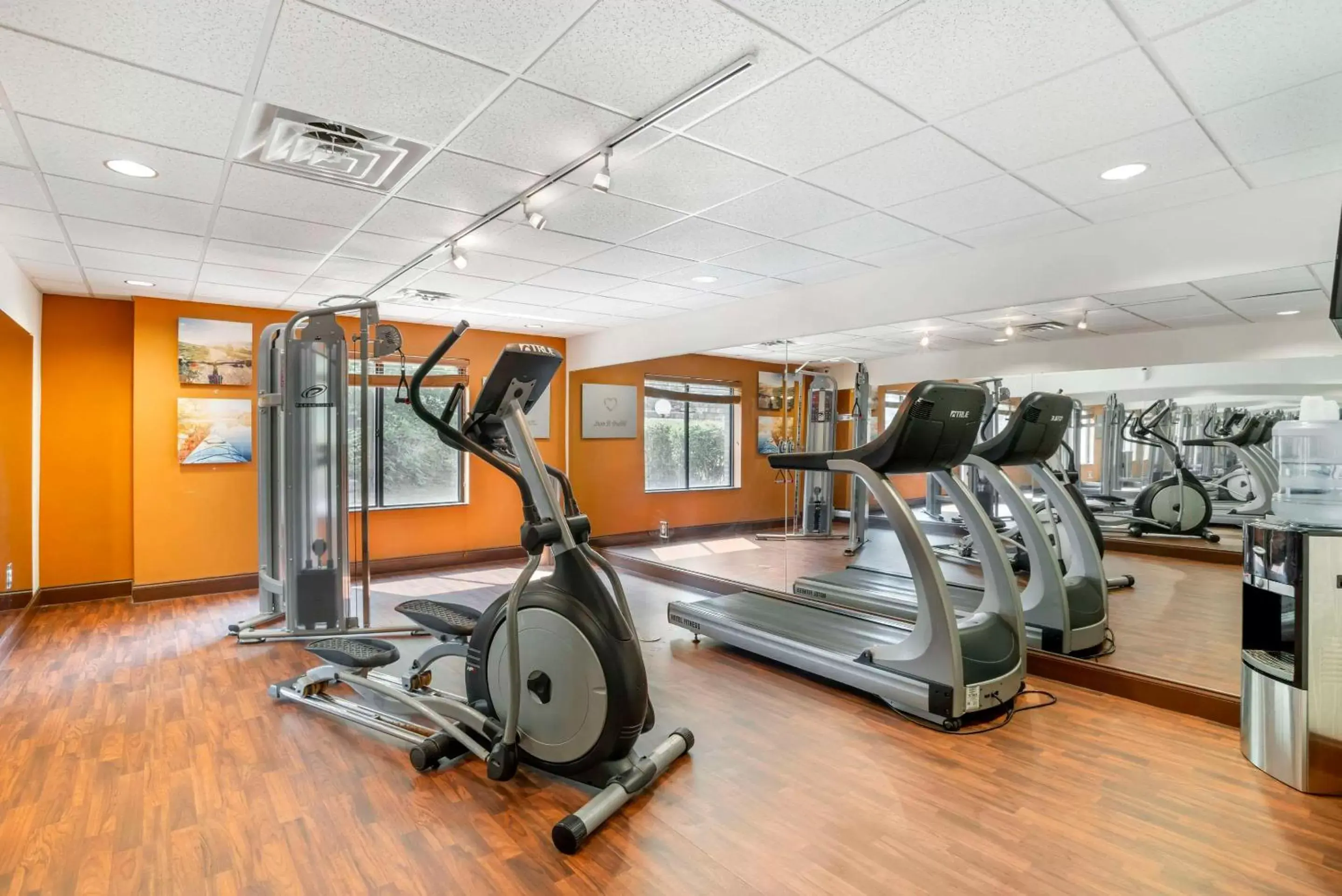 Fitness centre/facilities, Fitness Center/Facilities in Comfort Suites At WestGate Mall