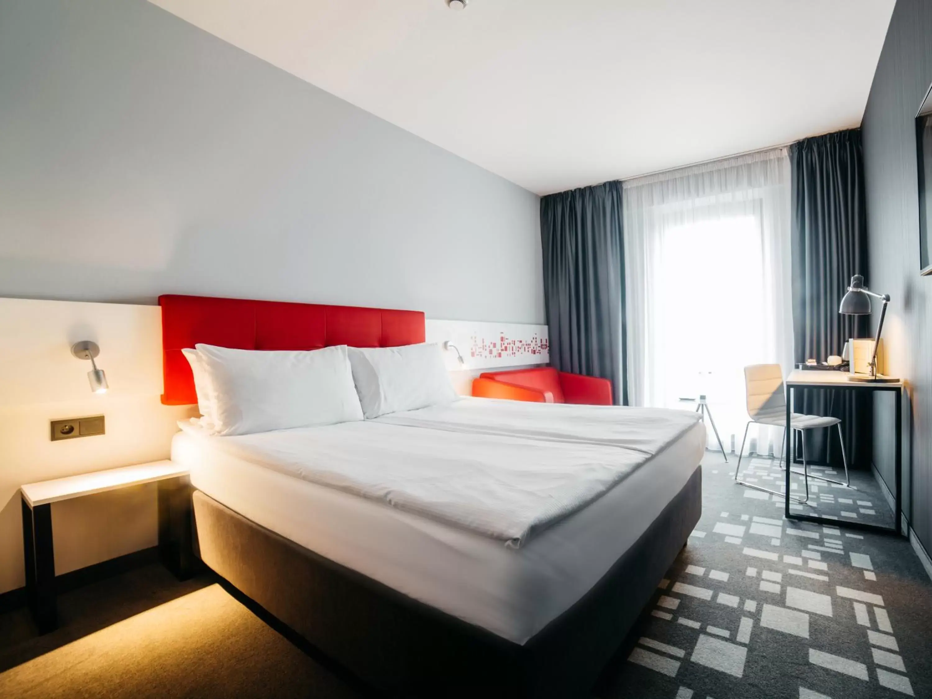 Photo of the whole room, Bed in Q Hotel Kraków