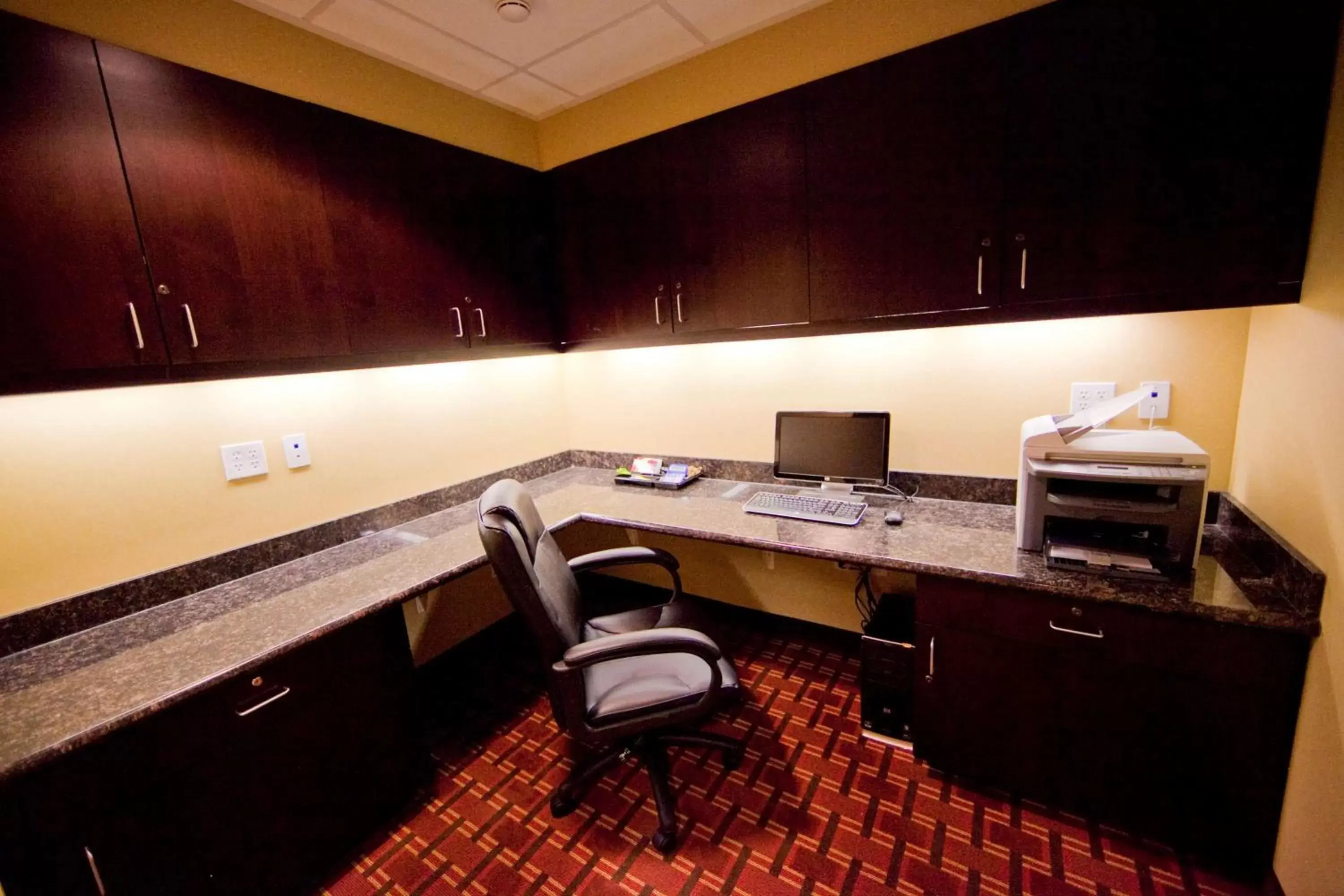 Business facilities in Hampton Inn & Suites by Hilton Seattle/Kent