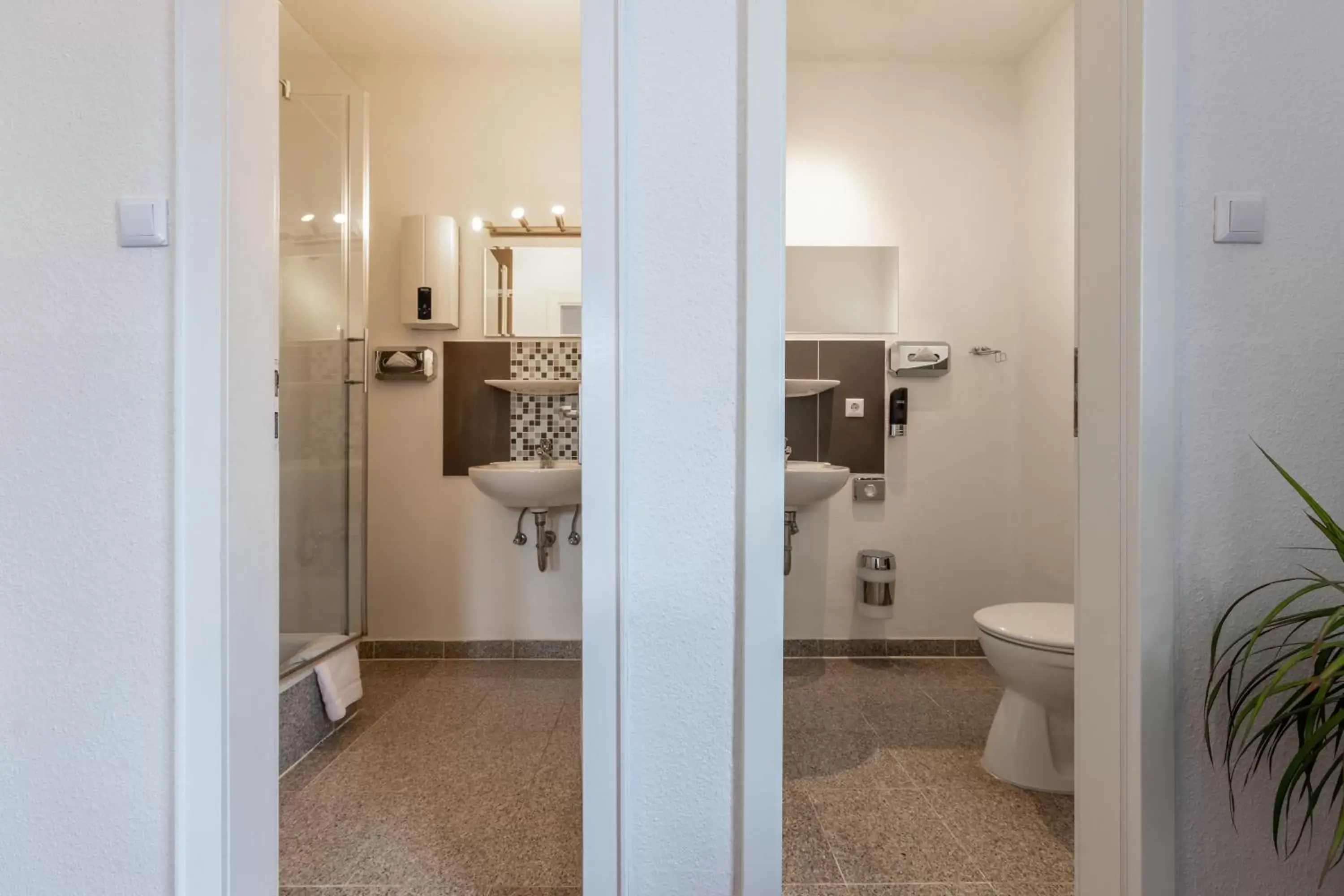 Shower, Bathroom in Trip Inn Hotel Schumann