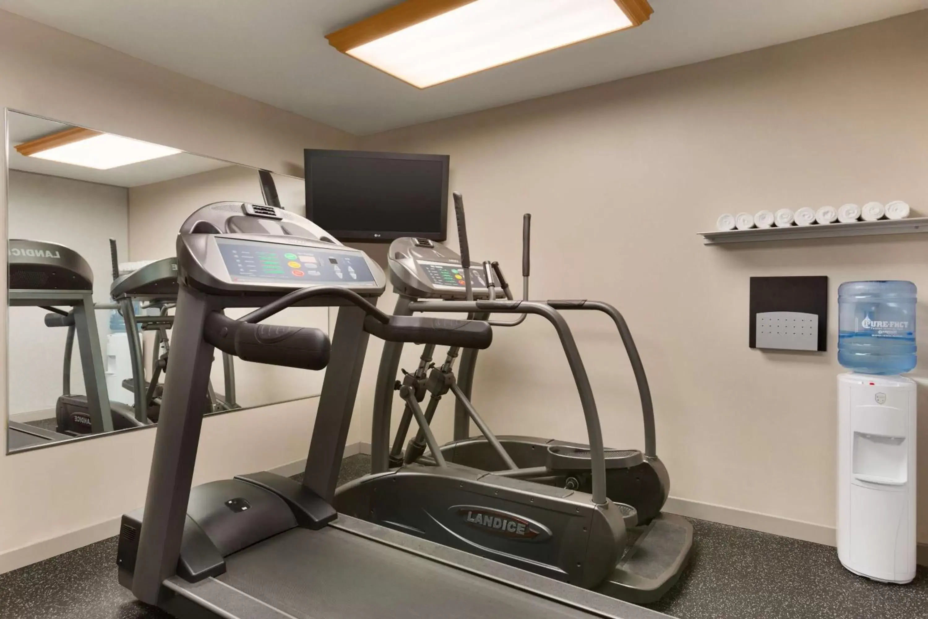 Activities, Fitness Center/Facilities in Country Inn & Suites by Radisson, Mishawaka, IN