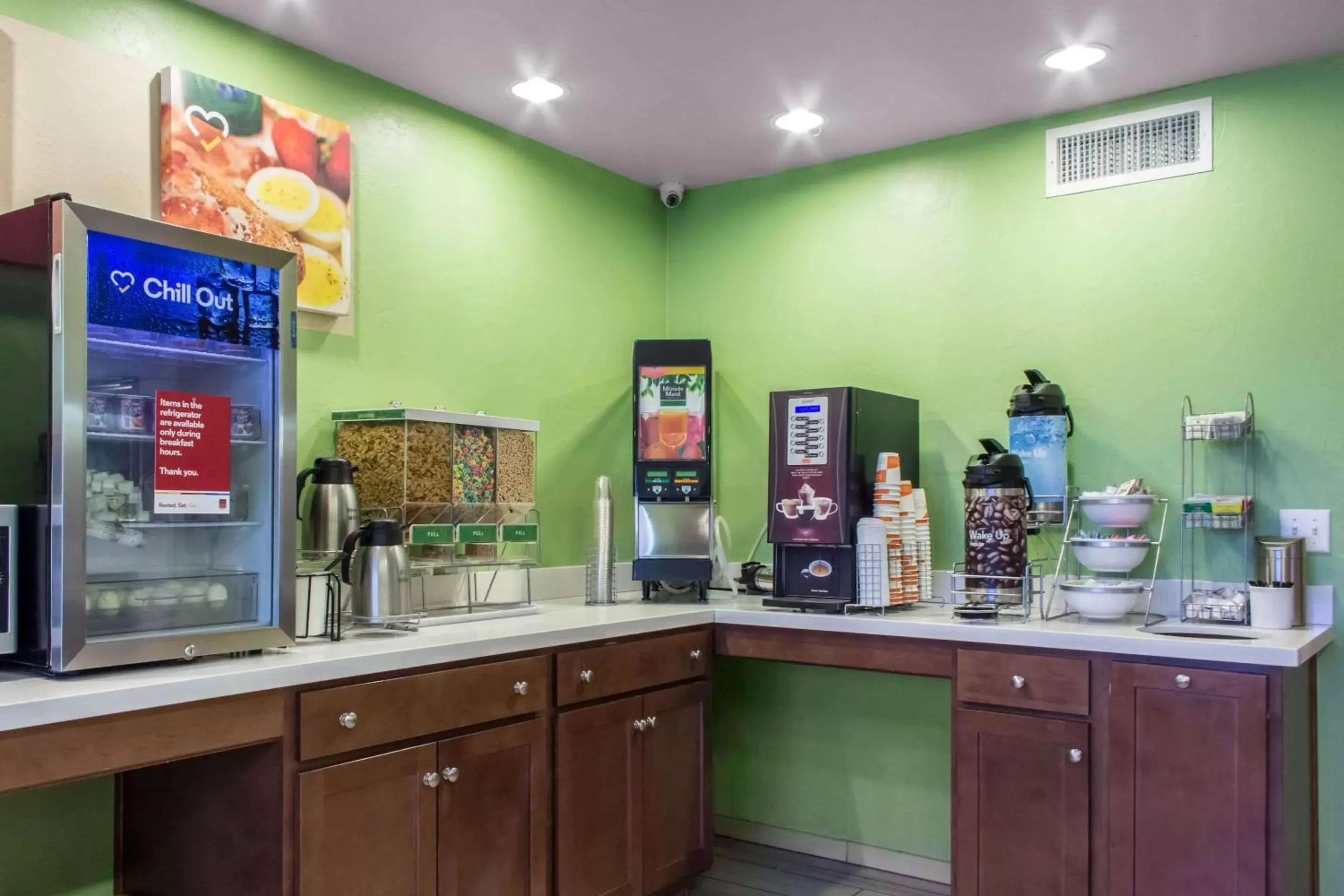 Restaurant/places to eat, Kitchen/Kitchenette in Comfort Suites at Tucson Mall