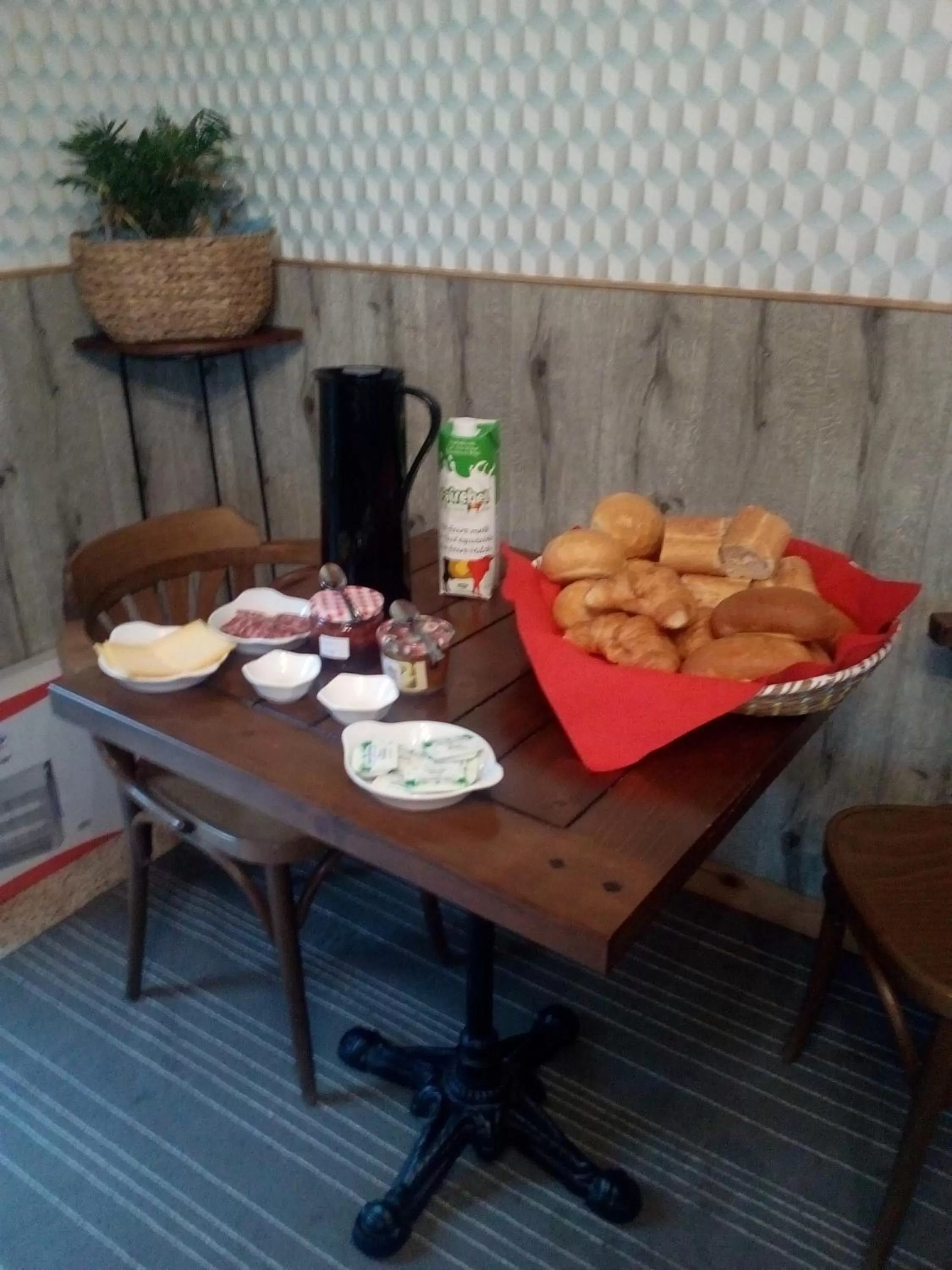 Breakfast in Le Relais du Moulin