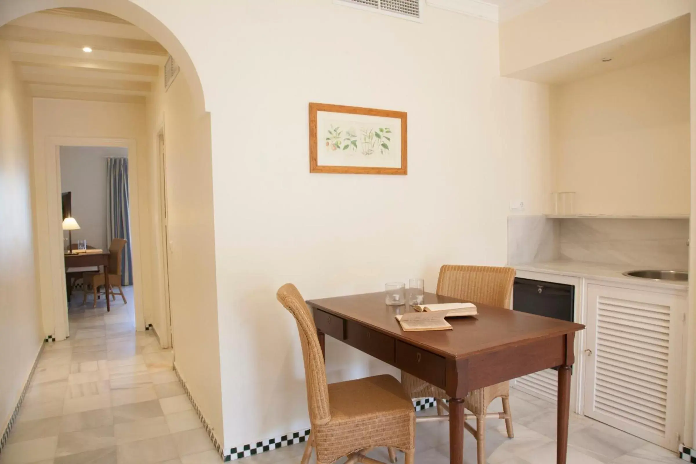 Photo of the whole room, Dining Area in Playa de la Luz