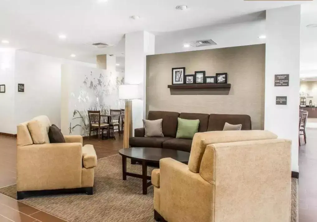 Lobby or reception, Seating Area in Sleep Inn & Suites Hannibal