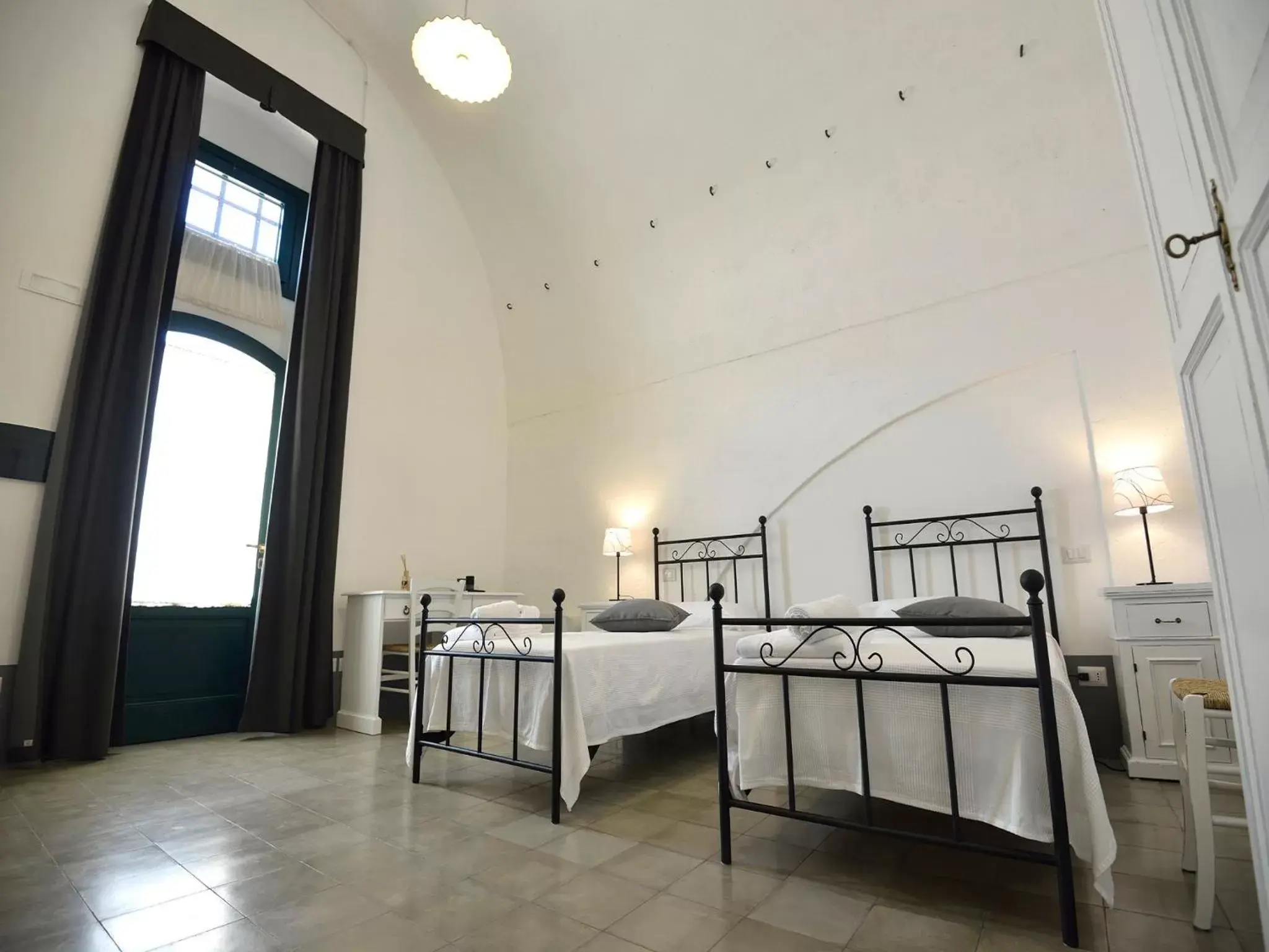 Bathroom, Bed in Tenuta Orsanese