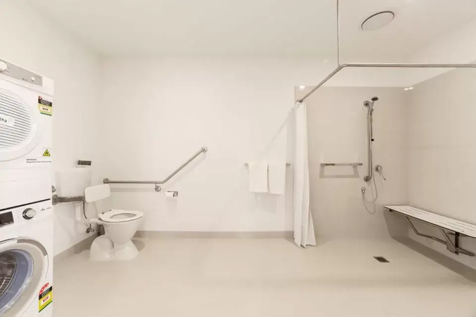 Bathroom in Whitehorse Apartments Hotel