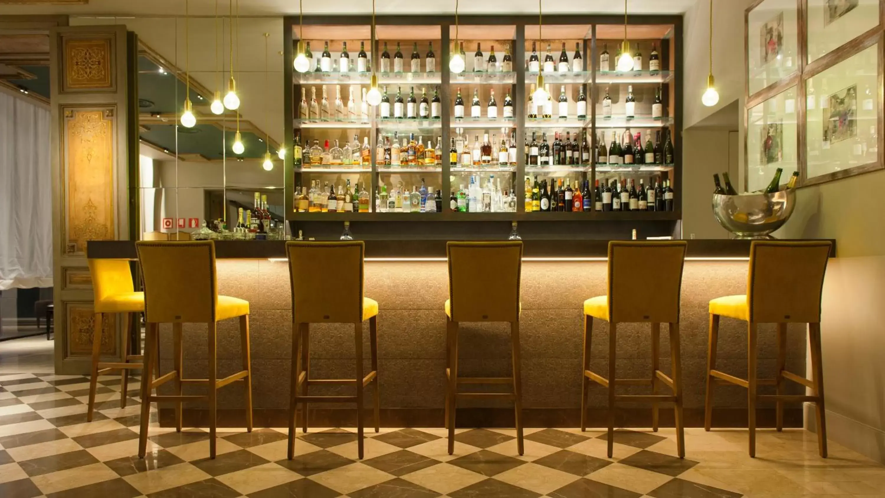 Lounge or bar, Lounge/Bar in Duquesa de Cardona 4* Sup