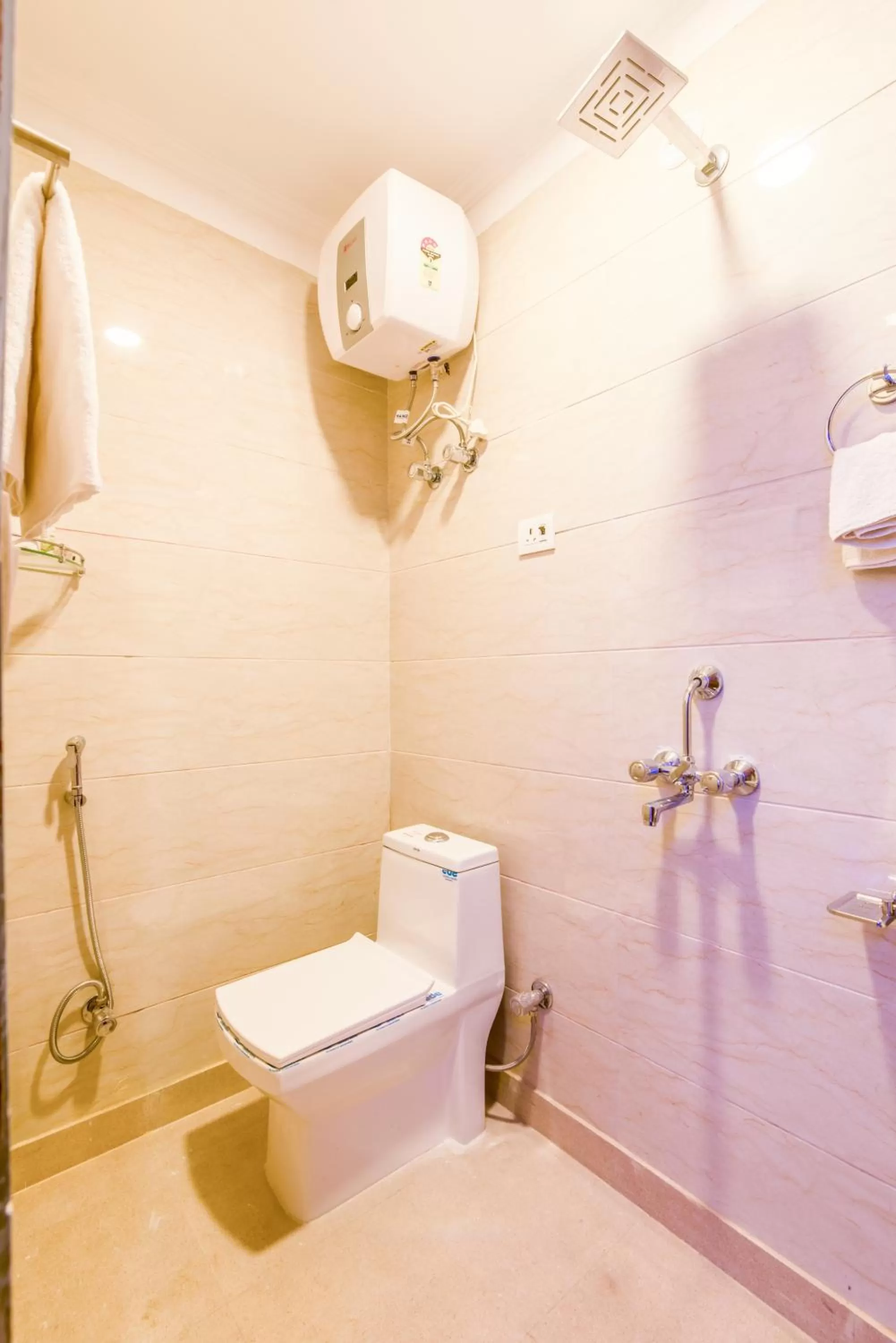 Shower in Hotel Festival Mahipalpur At Delhi Airport